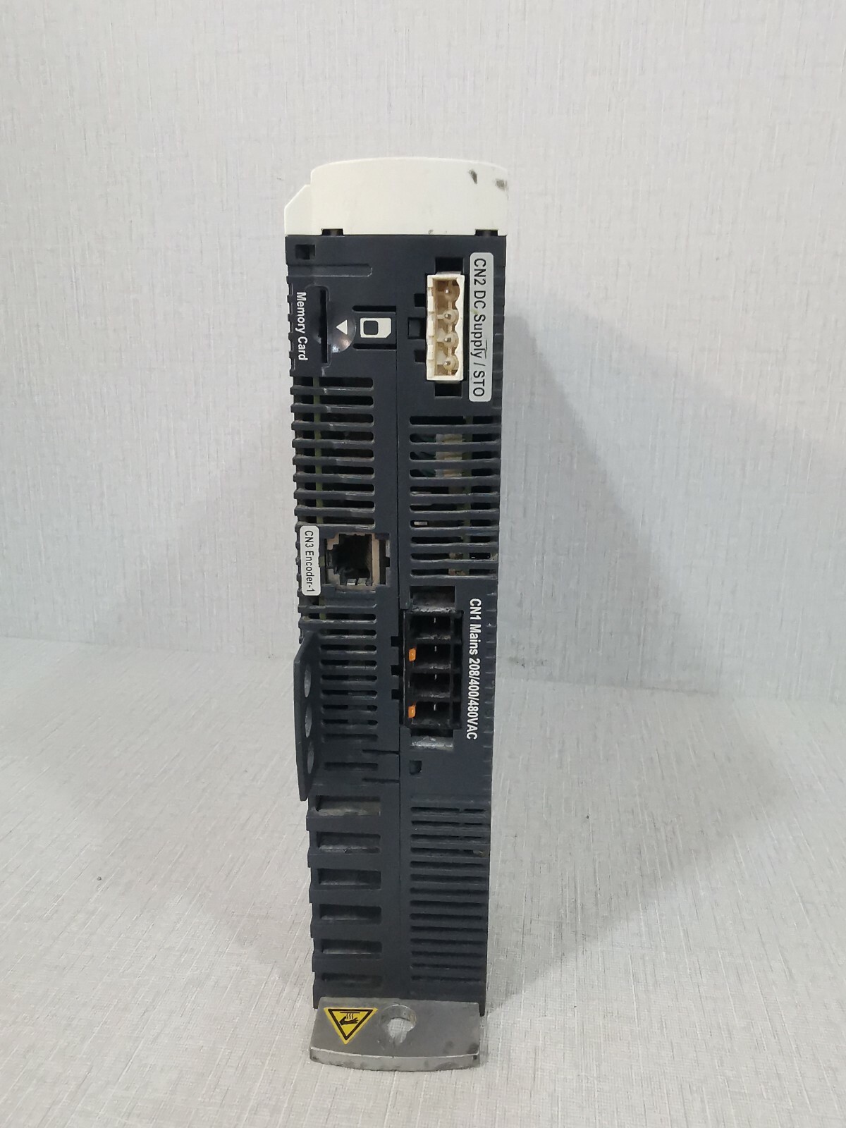 Schneider Electric CN6 I/O Schneider Electric LXM32AU60N4S003 SERVO DRIVE CN6 I/O 7