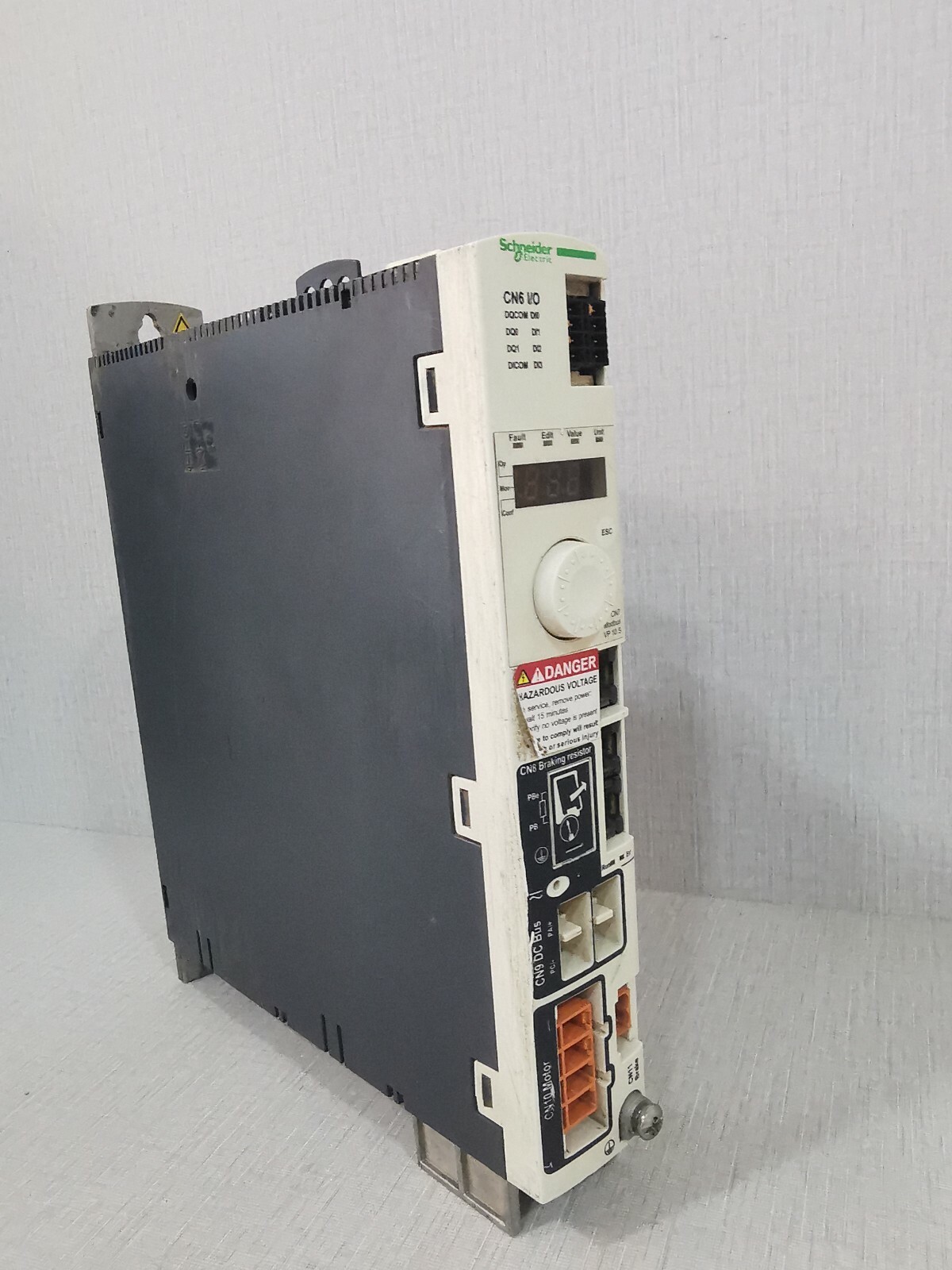 Schneider Electric CN6 I/O Schneider Electric LXM32AU60N4S003 SERVO DRIVE CN6 I/O 8