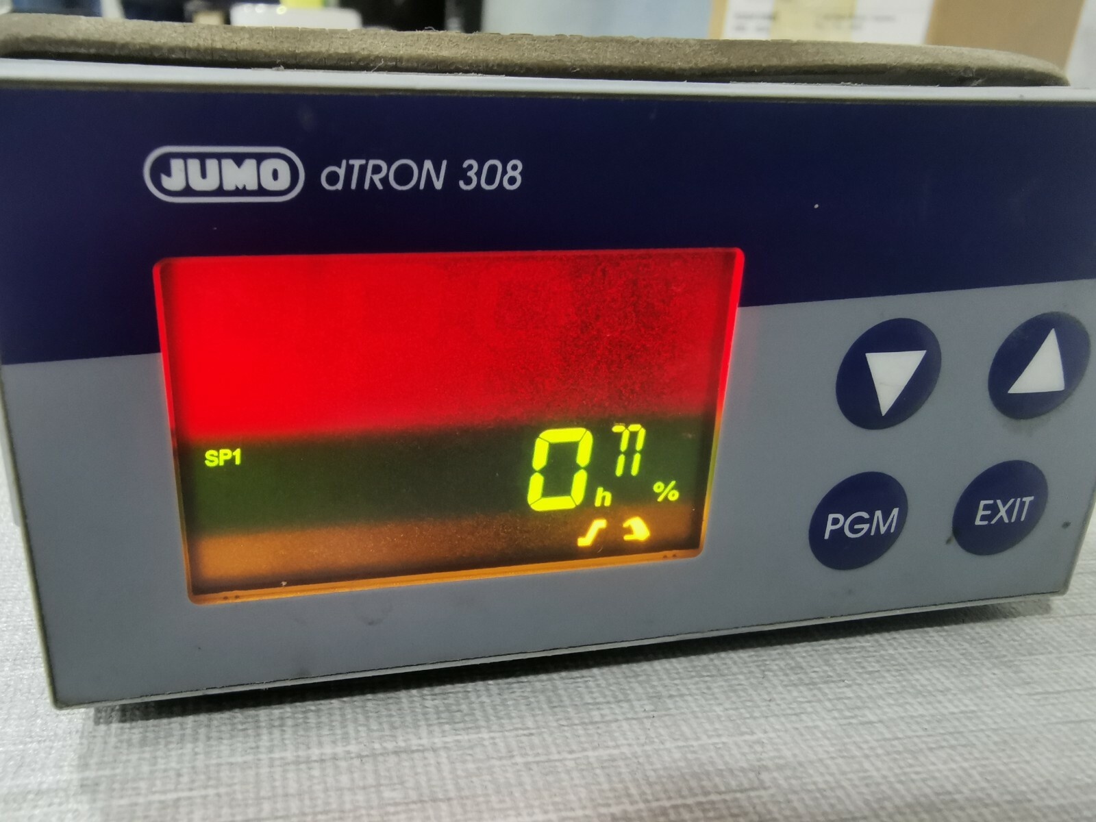 JUMO 703043/181-400-23/000 JUMO dTRON 308 Thermostat Compact Controller 703043/181-400-23/000 2