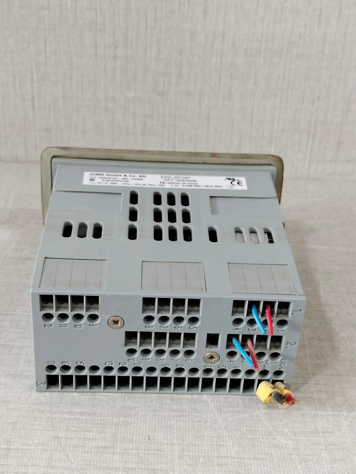 JUMO 703043/181-400-23/000 JUMO dTRON 308 Thermostat Compact Controller 703043/181-400-23/000 10