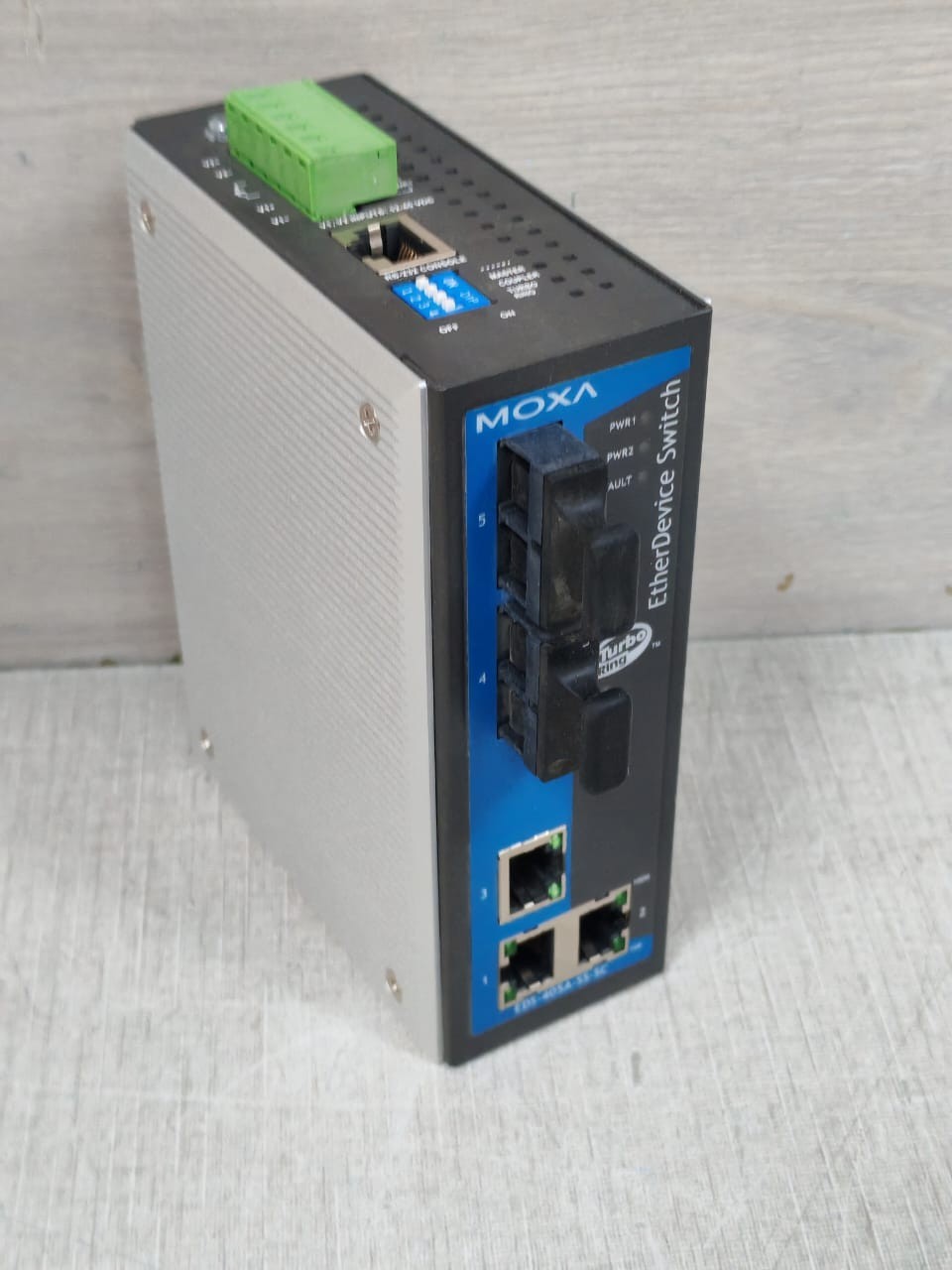 MOXA P/N 1201000001000 REV.1.0 MOXA EtherDevice Switch EDS-405A-SS-SC P/N 1201000001000 REV.1.0-W/O DATA CABLE 4