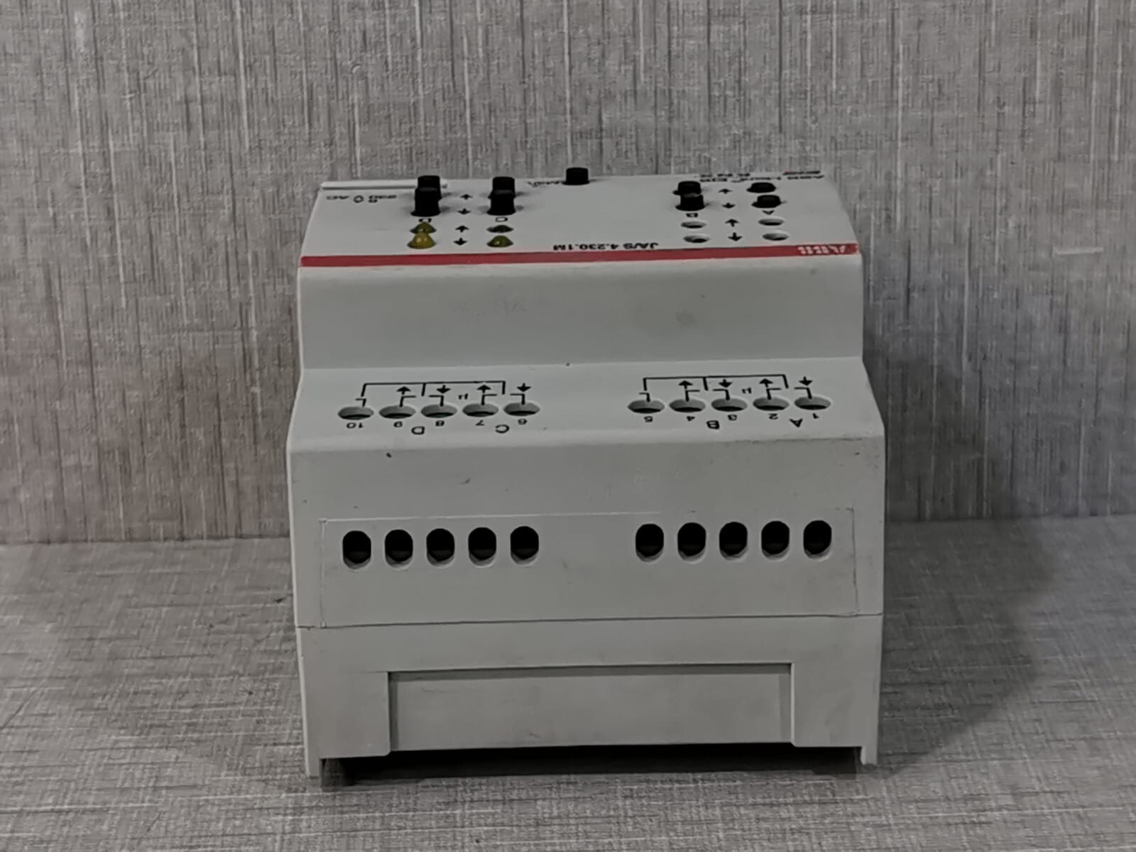 ABB GH Q631 0064 R0111 ABB JA/S 4.230.1M Shutter actuator GH Q631 0064 R0111 5