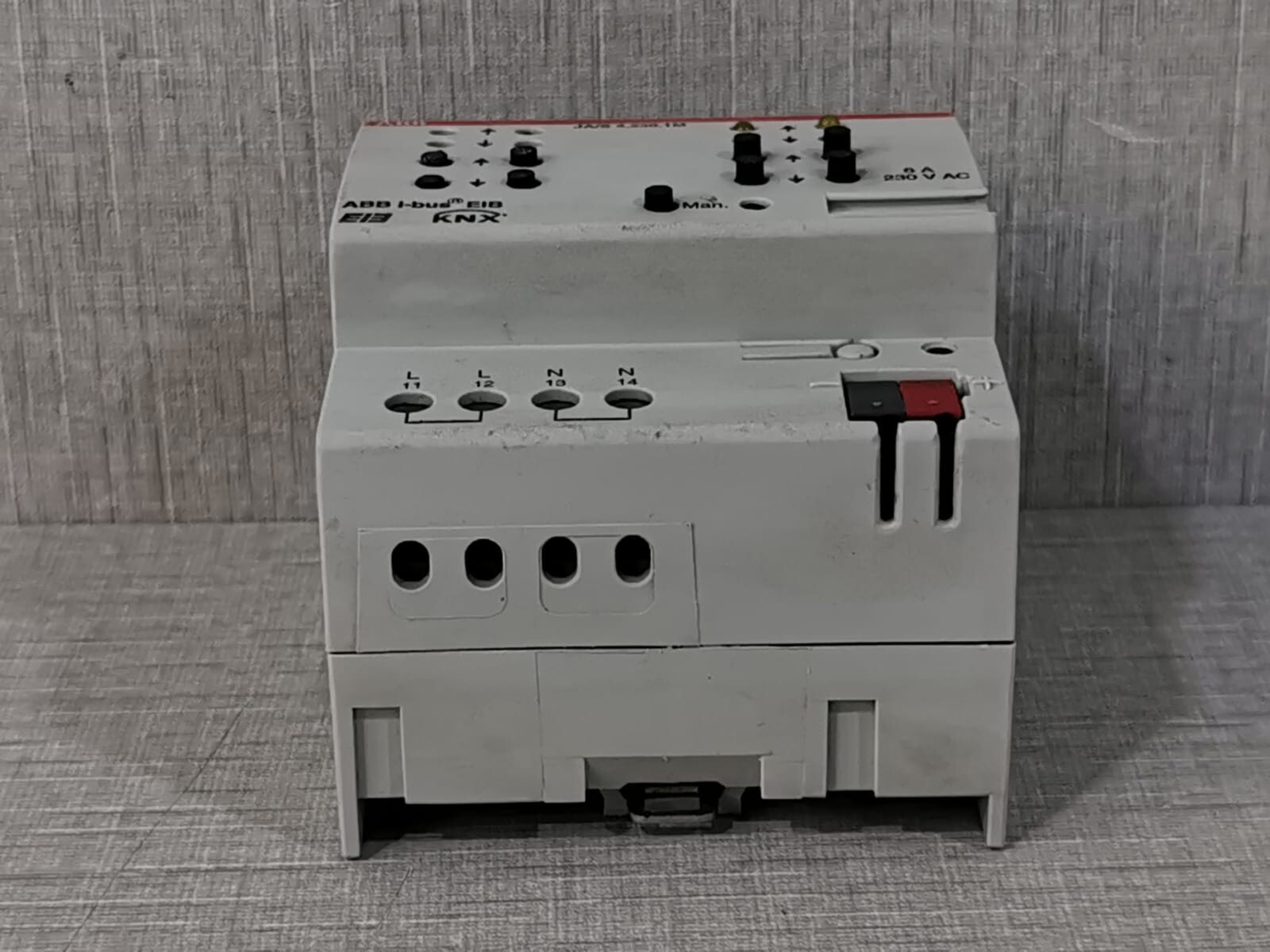 ABB GH Q631 0064 R0111 ABB JA/S 4.230.1M Shutter actuator GH Q631 0064 R0111 6