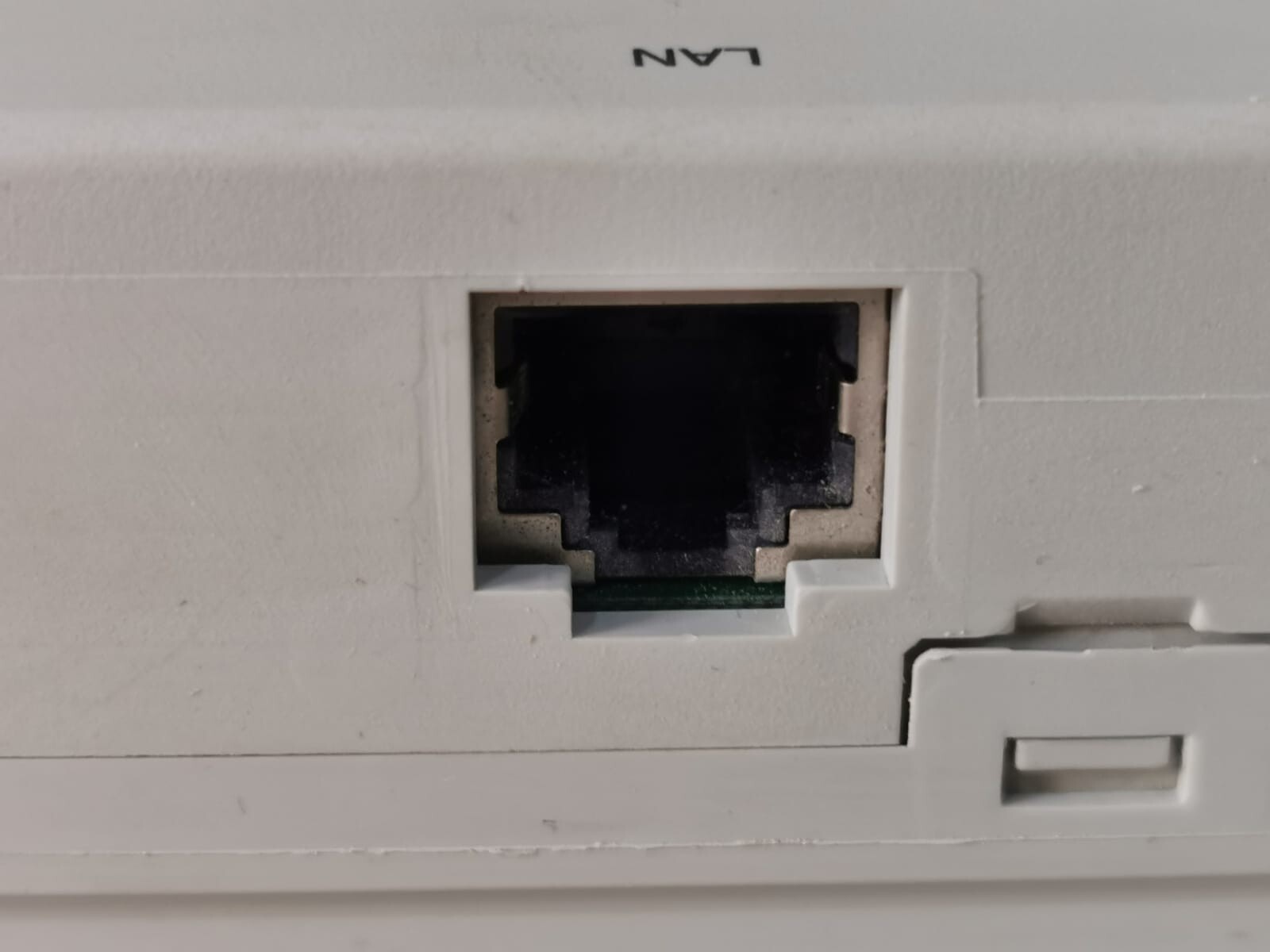 ABB GH Q631 0083 R0111 ABB TG/S 3.1 Telefon-Gateway Analog GH Q631 0083 R0111 3