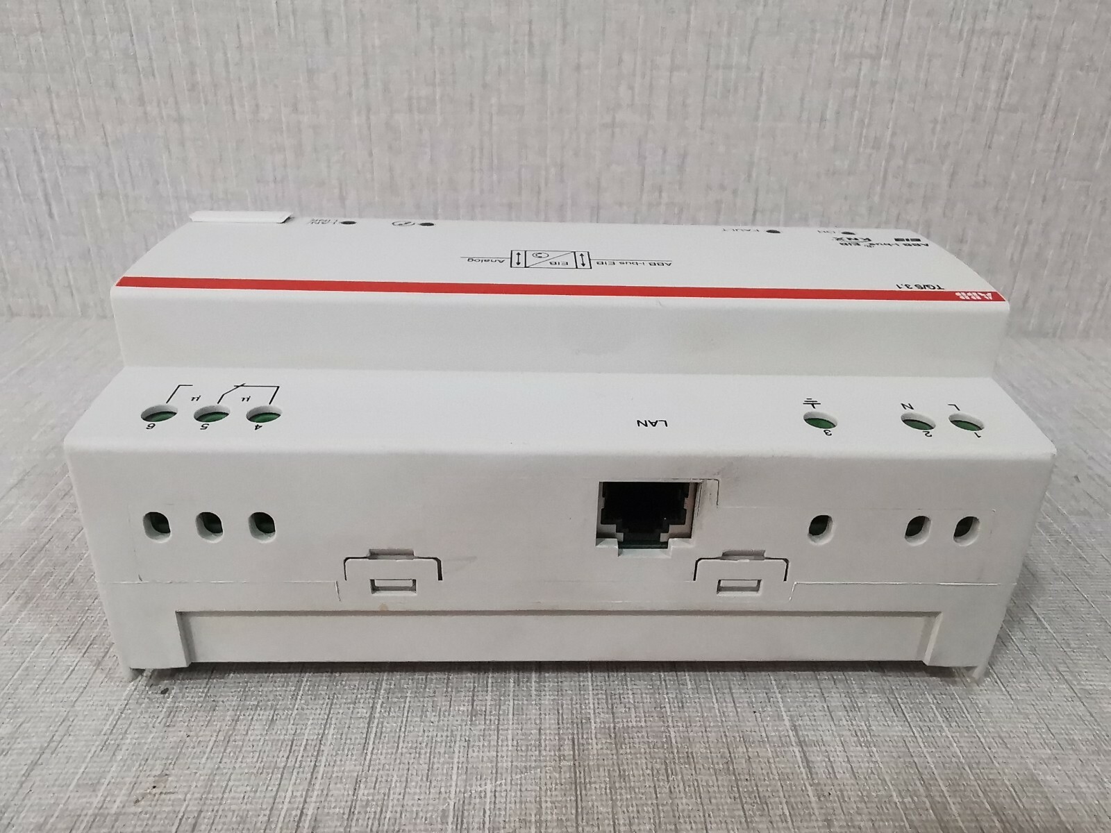 ABB GH Q631 0083 R0111 ABB TG/S 3.1 Telefon-Gateway Analog GH Q631 0083 R0111 4