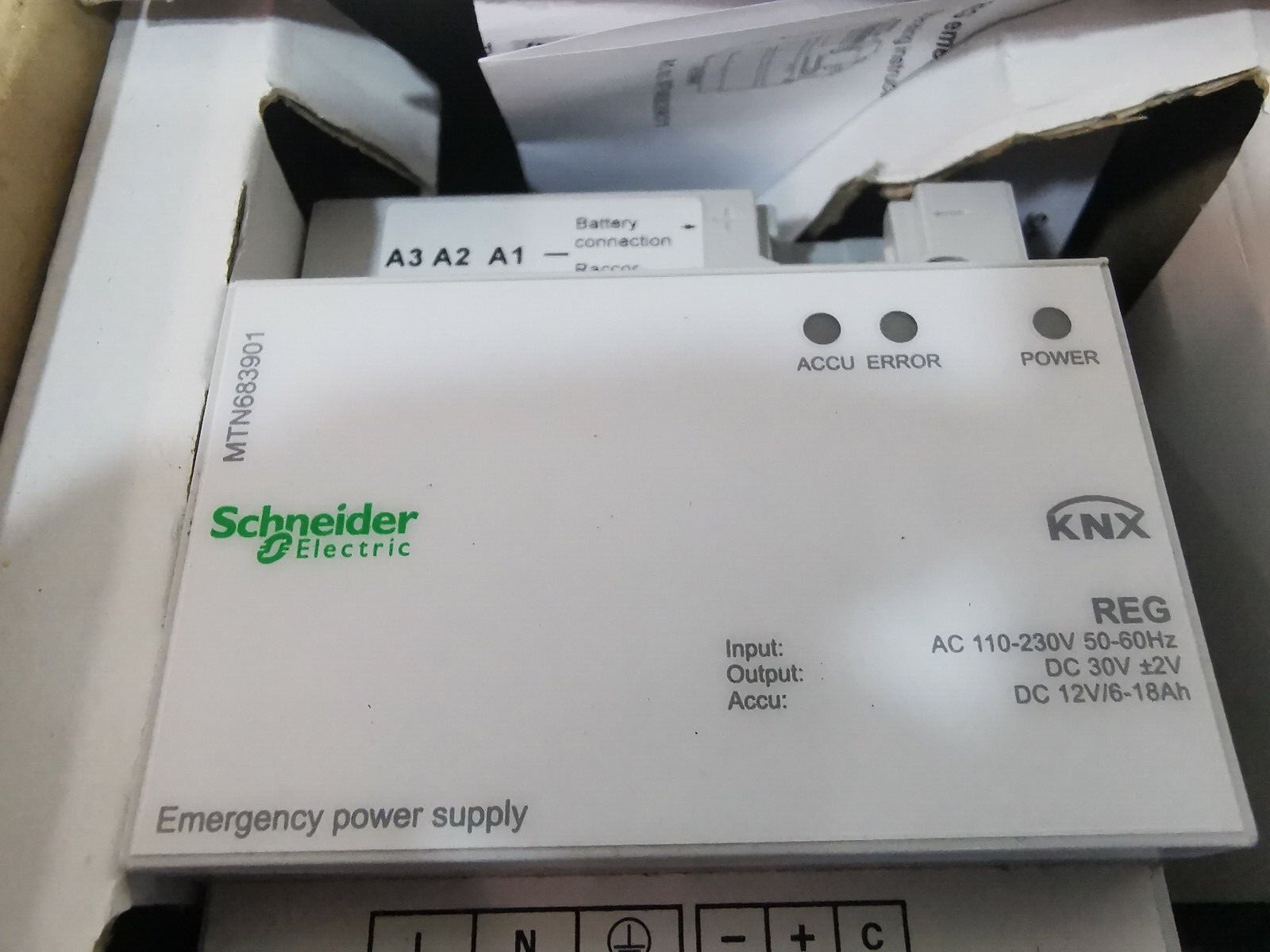 Schneider Electric MTN683901 Schneider Electric MTN683901 Emergency Power Supply 3