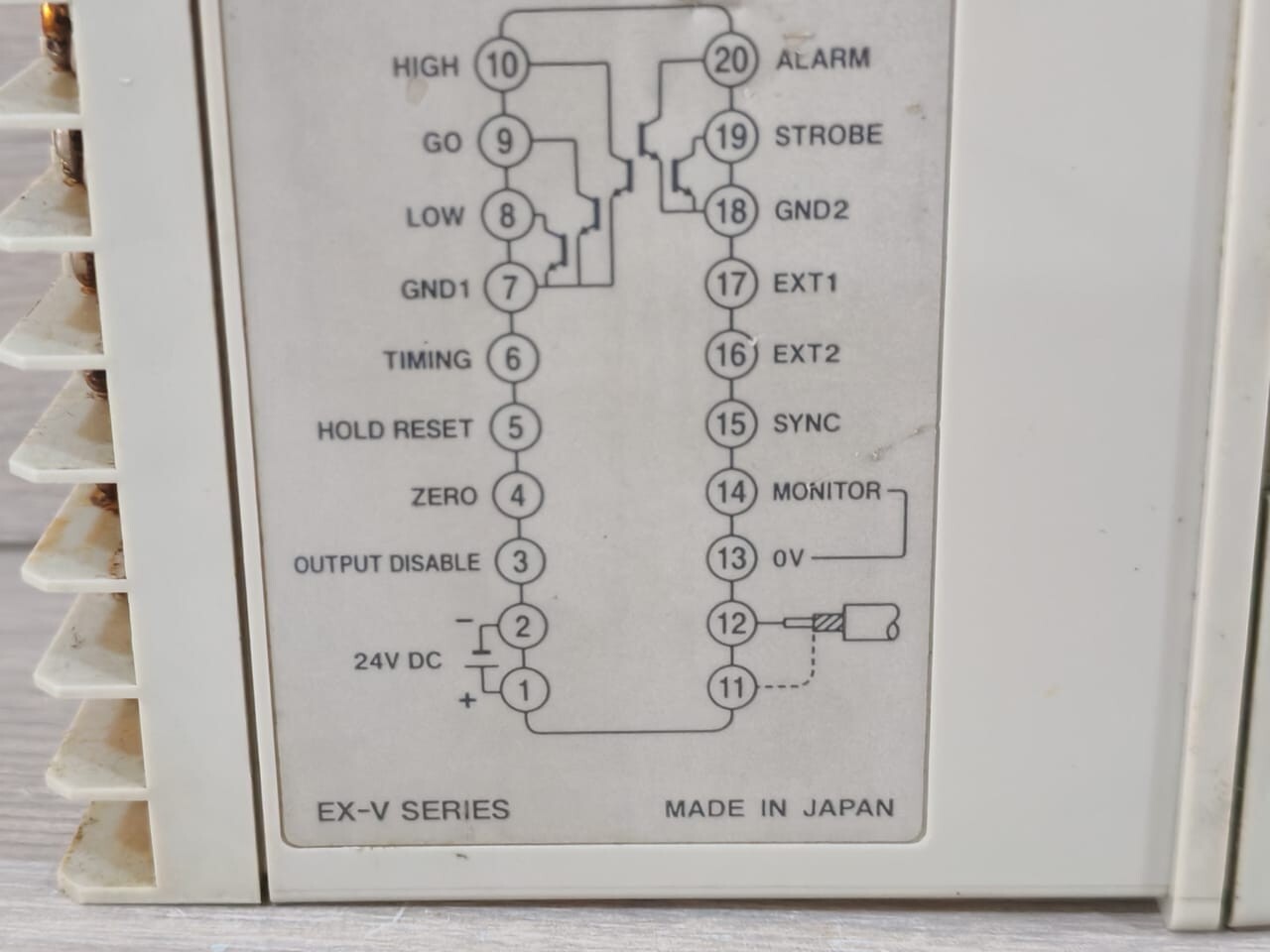 KEYENCE EX-V02 KEYENCE EX-V02 Inductive Displacement Controller 2