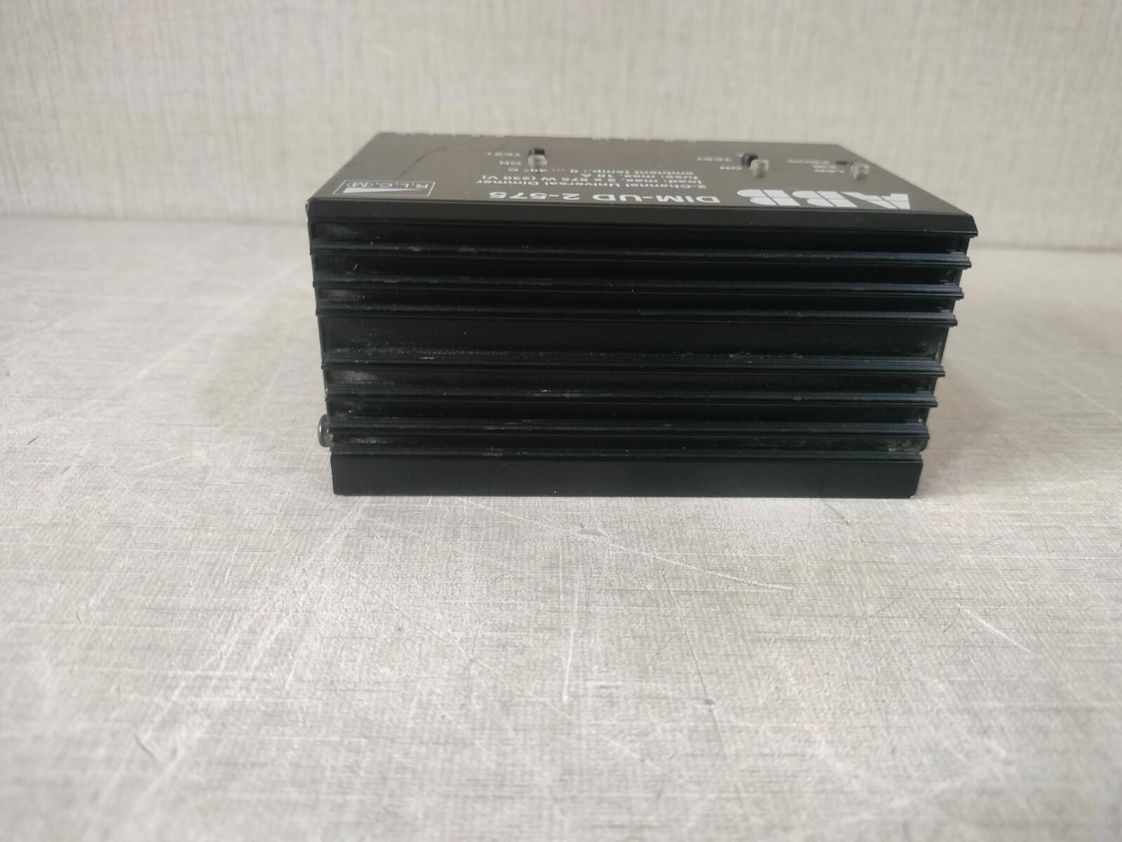 ABB ABB DIM-UD 2-575 / 2 ABB DIM-UD 2-575 / 2- Channel Universal Dimmer 2X575 W 230V 10A - TRIED & TESTED 8