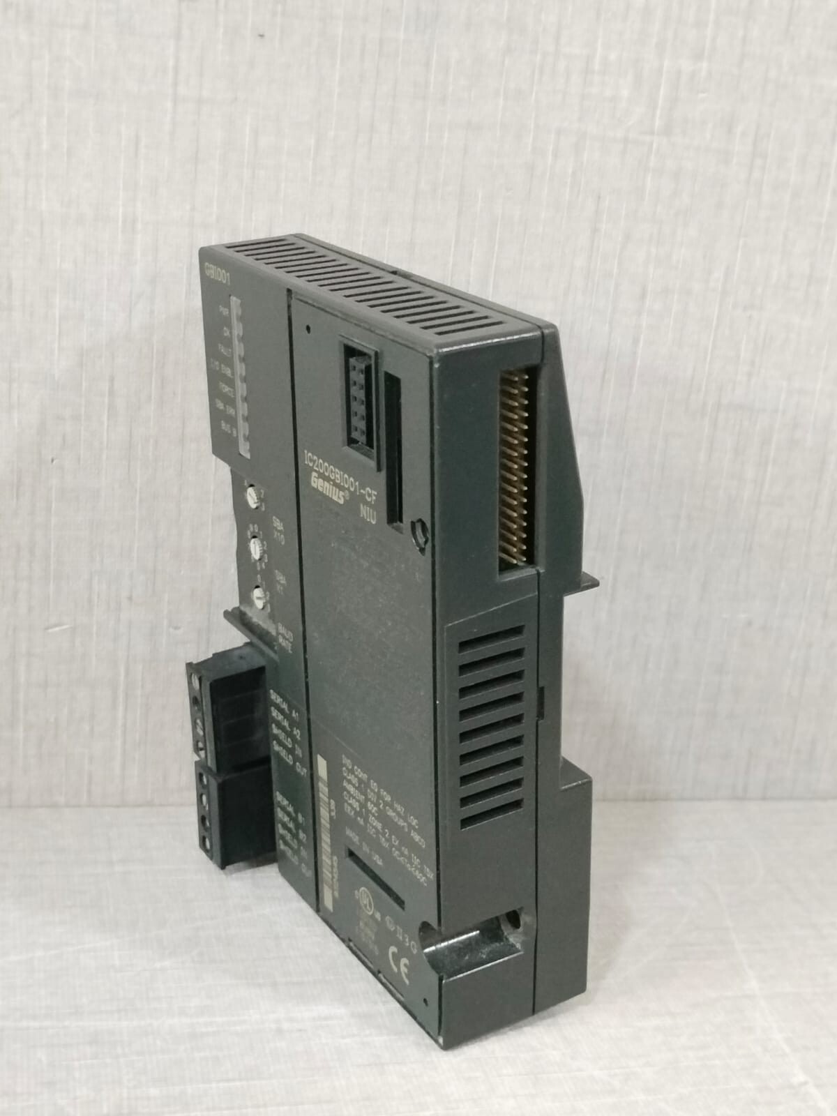 GE Fanuc IC200GBI001-CF GE Fanuc IC200GBI001-CF Genius Network Interface Unit 4