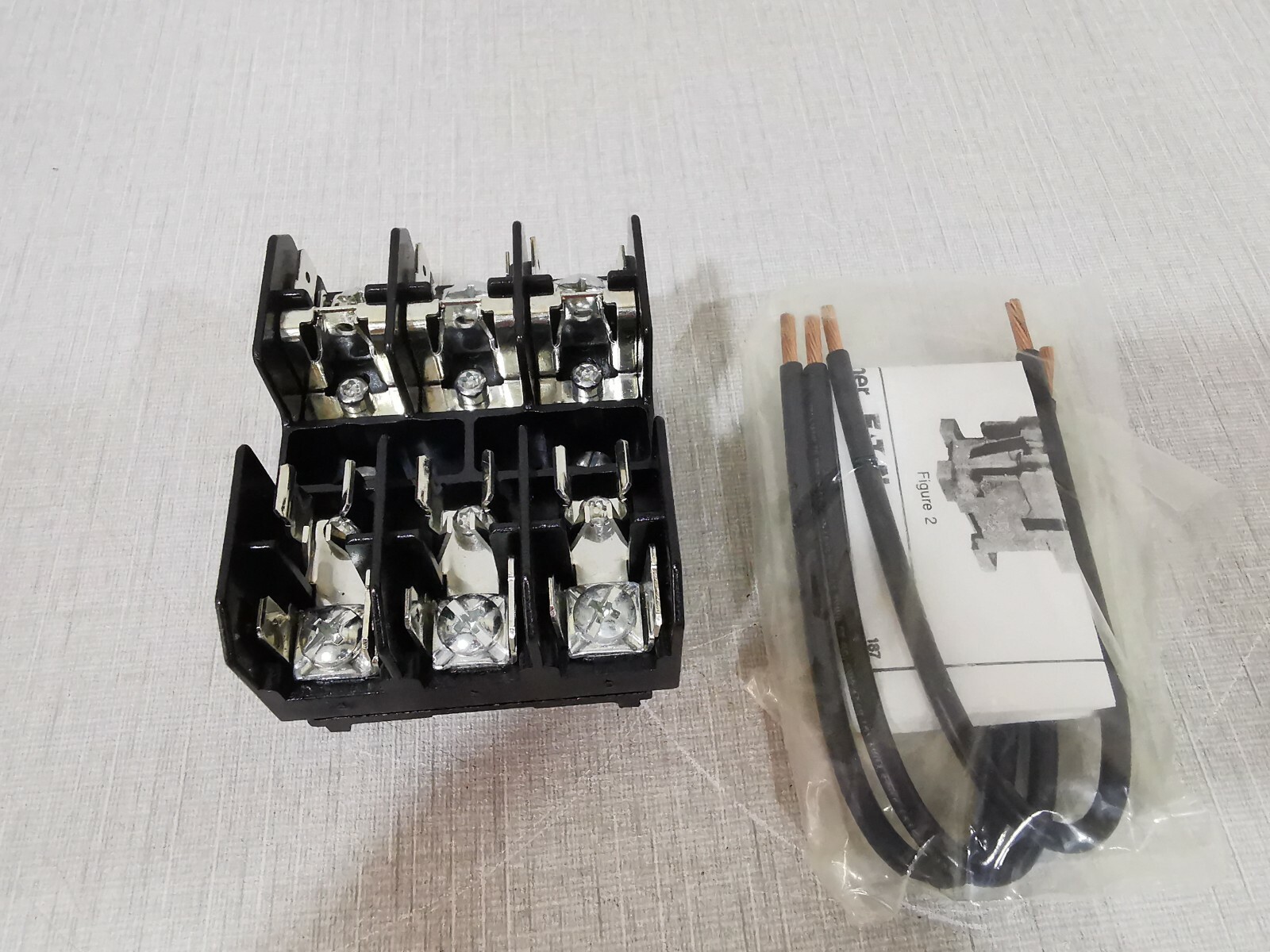 EATON Cutler-Hammer C350KC63 EATON Cutler-Hammer C350KC63 TOP MOUNTED FUSE BLOCK 2