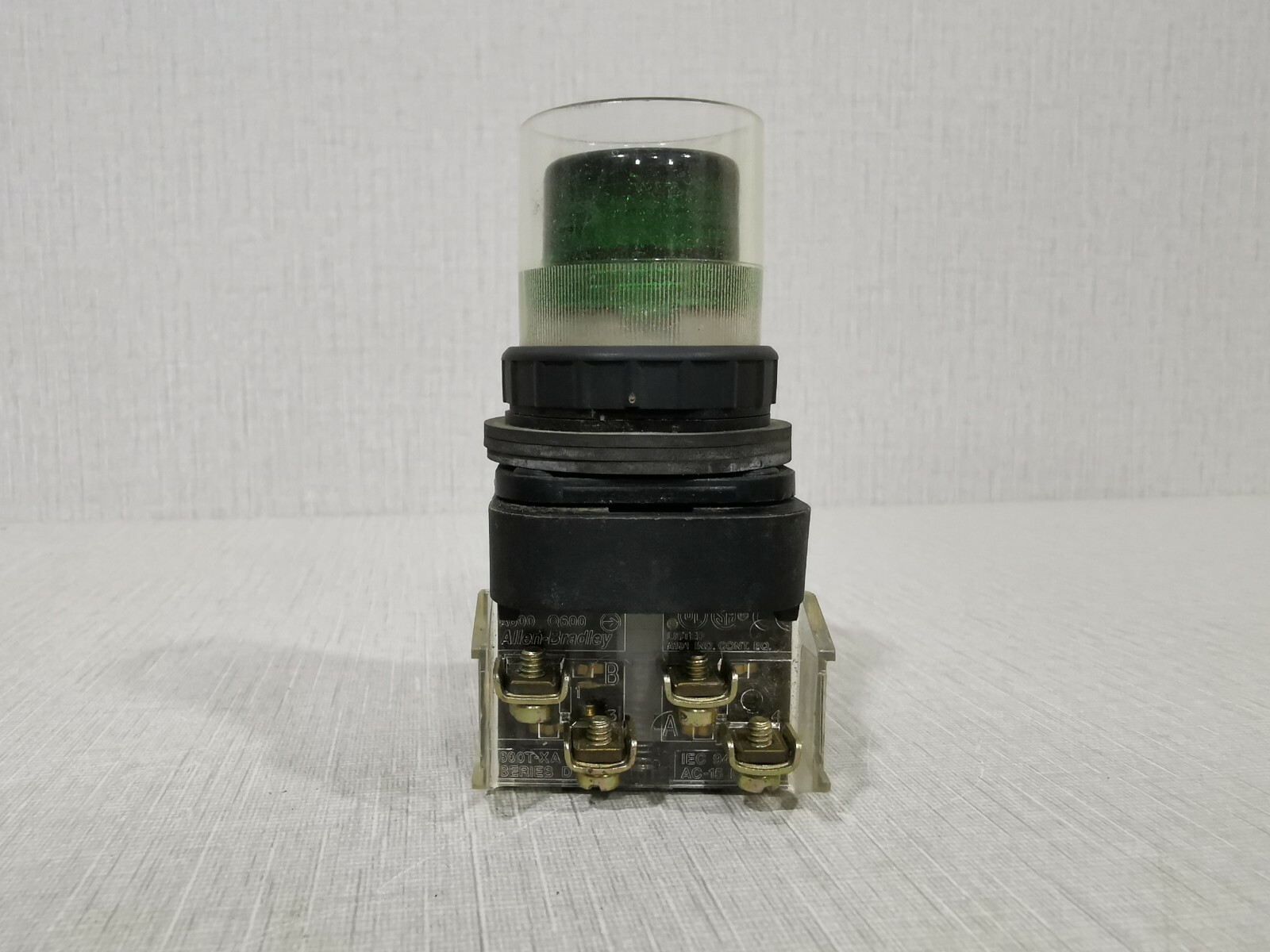 Allen-Bradley 800H-QRAH24 Allen Bradley 800H-QRAH24 PUSH BUTTON 3