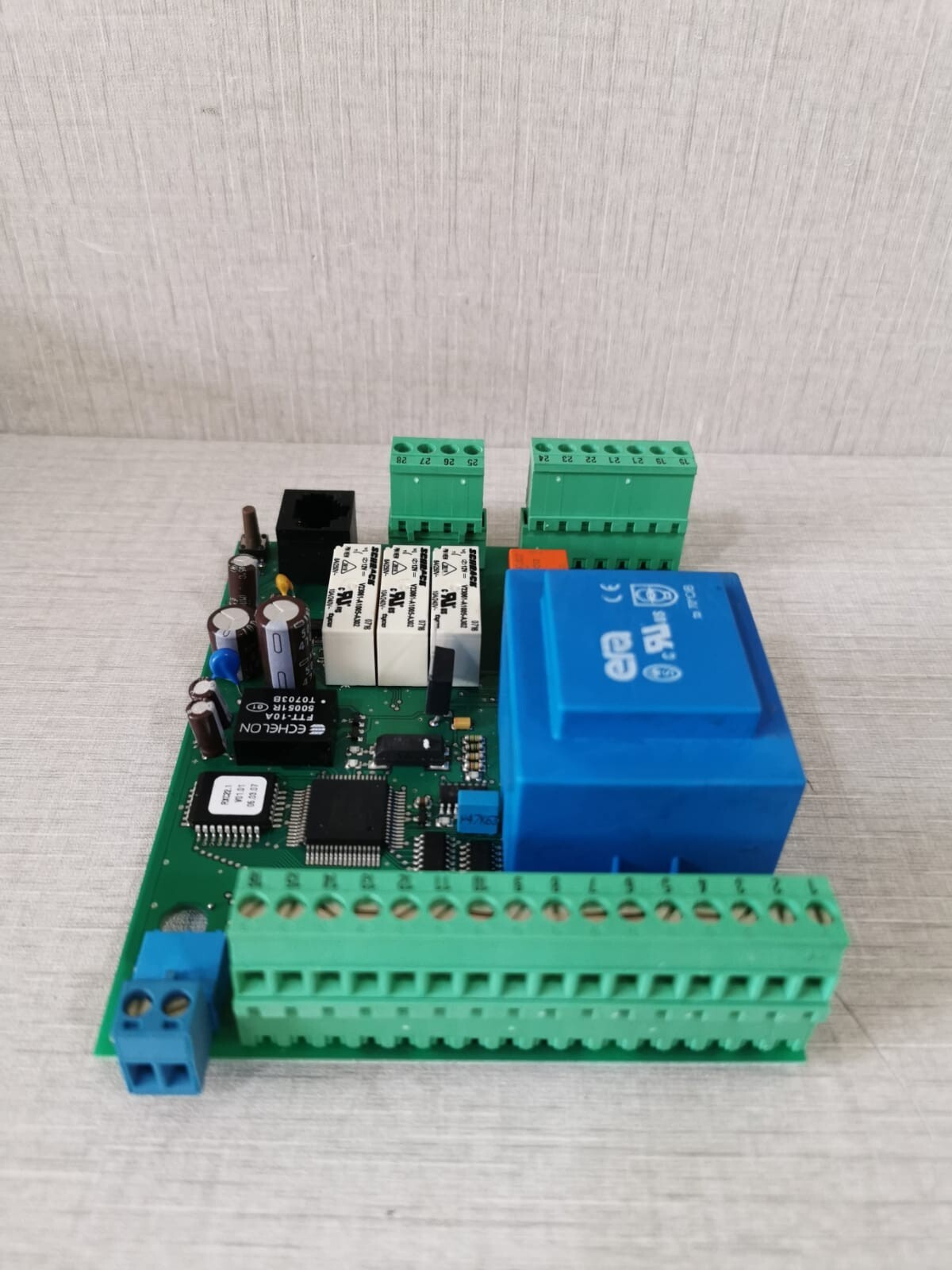 Siemens RXC22.1/00022 SIEMENS RXC22.1/00022 Room controller for fan coils - ONLY MOTHER BOARD 2