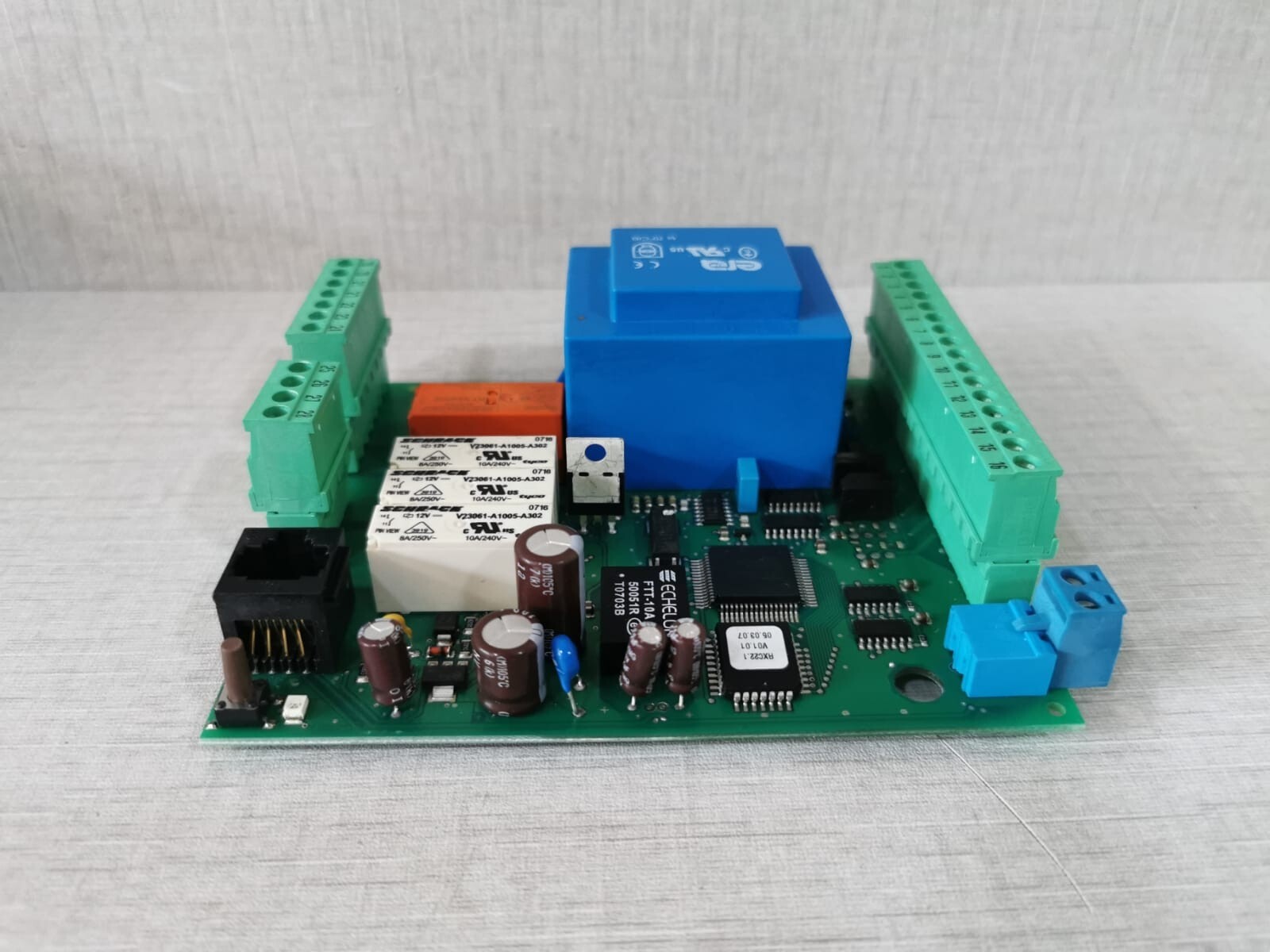 Siemens RXC22.1/00022 SIEMENS RXC22.1/00022 Room controller for fan coils - ONLY MOTHER BOARD 3