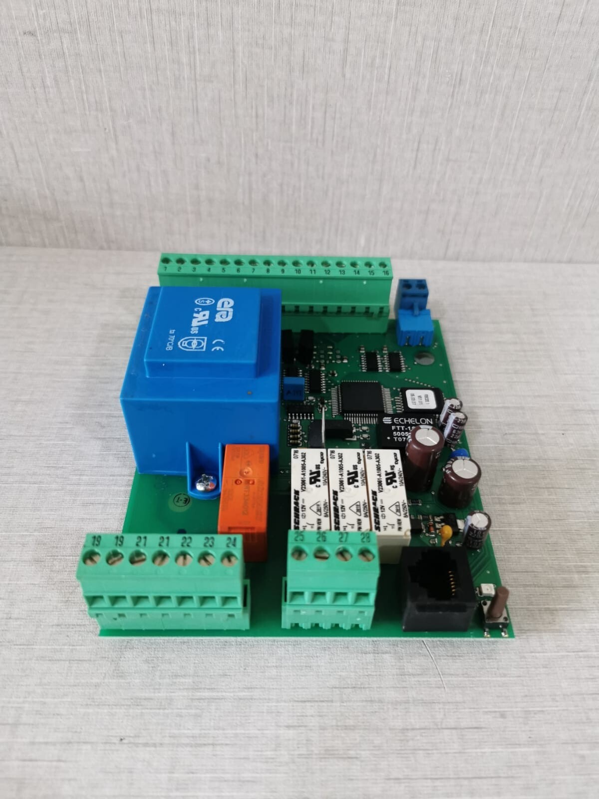 Siemens RXC22.1/00022 SIEMENS RXC22.1/00022 Room controller for fan coils - ONLY MOTHER BOARD 4