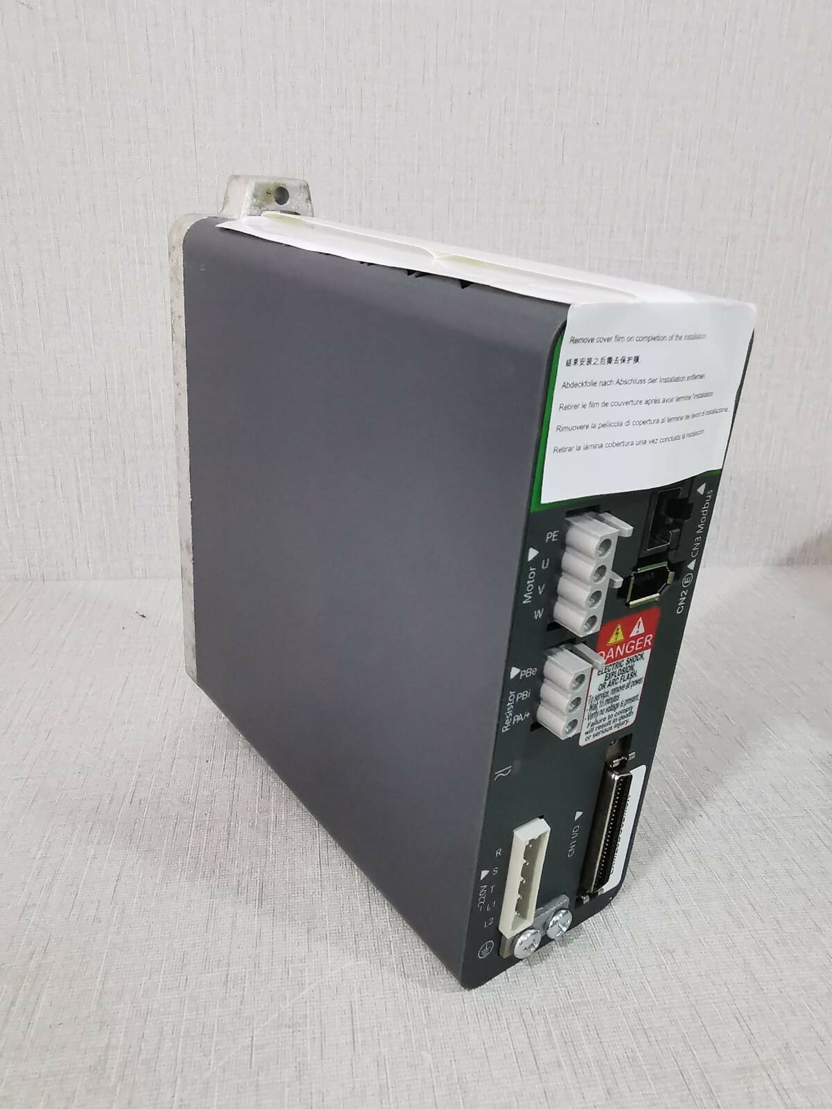 Schneider Electric LXM26DU02M3X Schneider Electric LXM26DU02M3X SERVO DRIVE 2