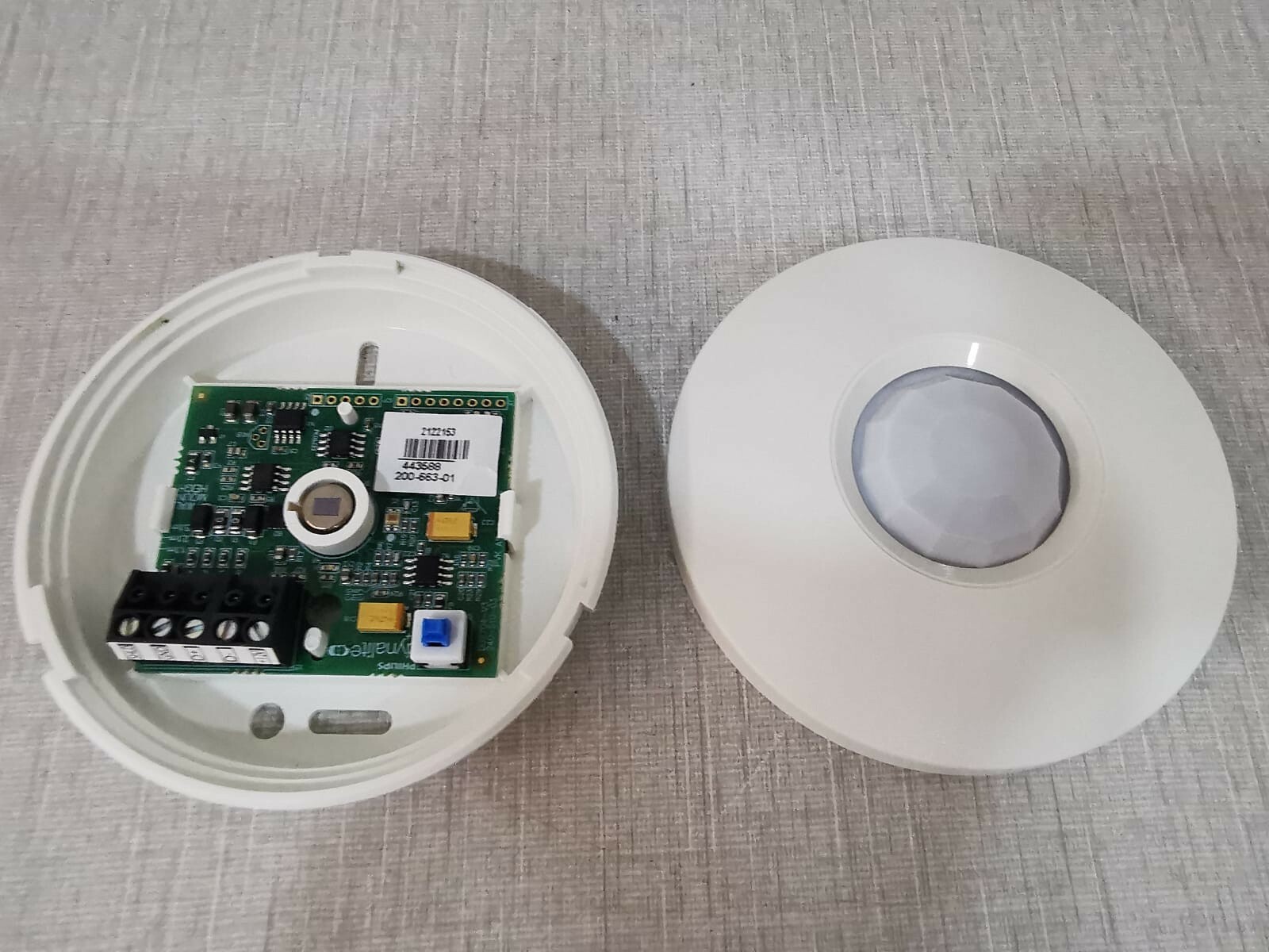 Dynalite DUS704C Dynalite DUS704C Universal Sensor Ceiling Mount FW 2.47 6
