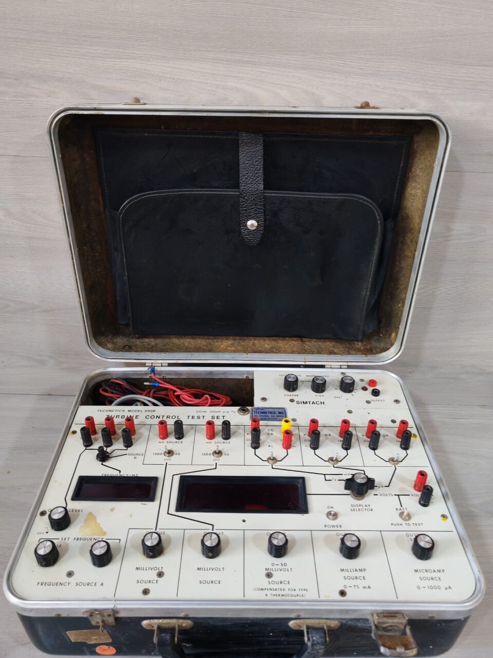 TECHNETICS 993B TECHNETICS 993B TURBINE CONTROL TEST SET 512Hz 100mV - WITH BROKEN LOCK 2