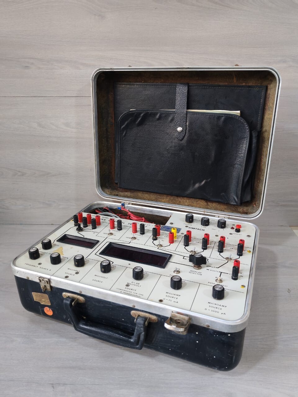 TECHNETICS 993B TECHNETICS 993B TURBINE CONTROL TEST SET 512Hz 100mV - WITH BROKEN LOCK 4