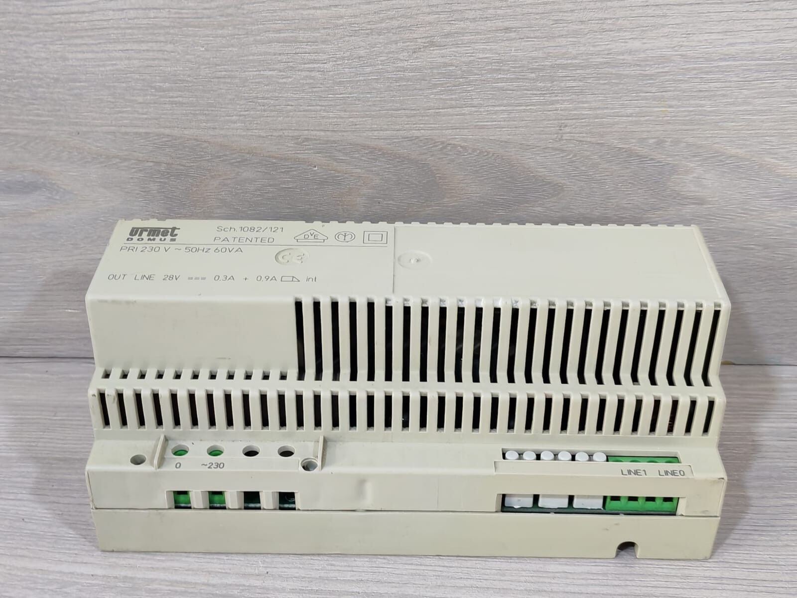 URMET Sch.1082/121 URMET Sch.1082/121 PATENTED POWER SUPPLY 4