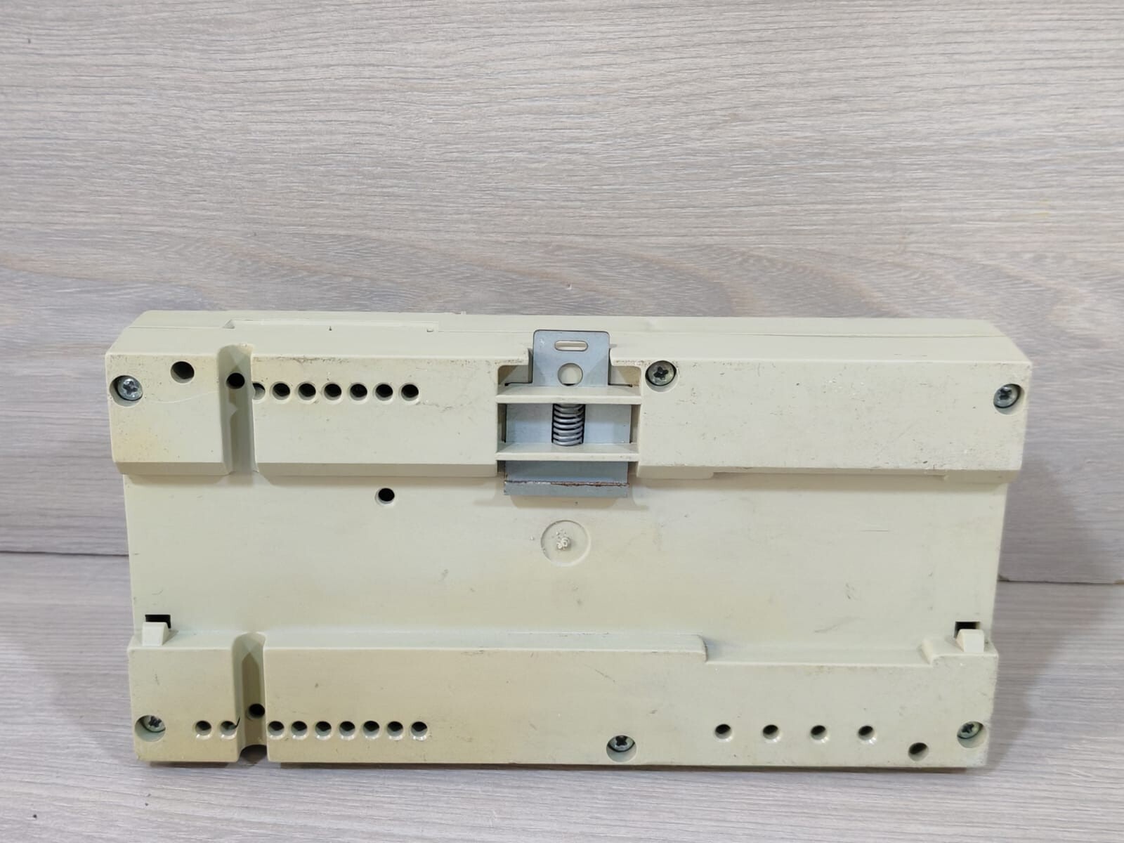 URMET Sch.1082/121 URMET Sch.1082/121 PATENTED POWER SUPPLY 7