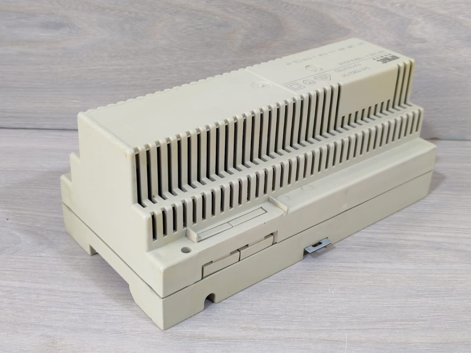 URMET Sch.1082/121 URMET Sch.1082/121 PATENTED POWER SUPPLY 9