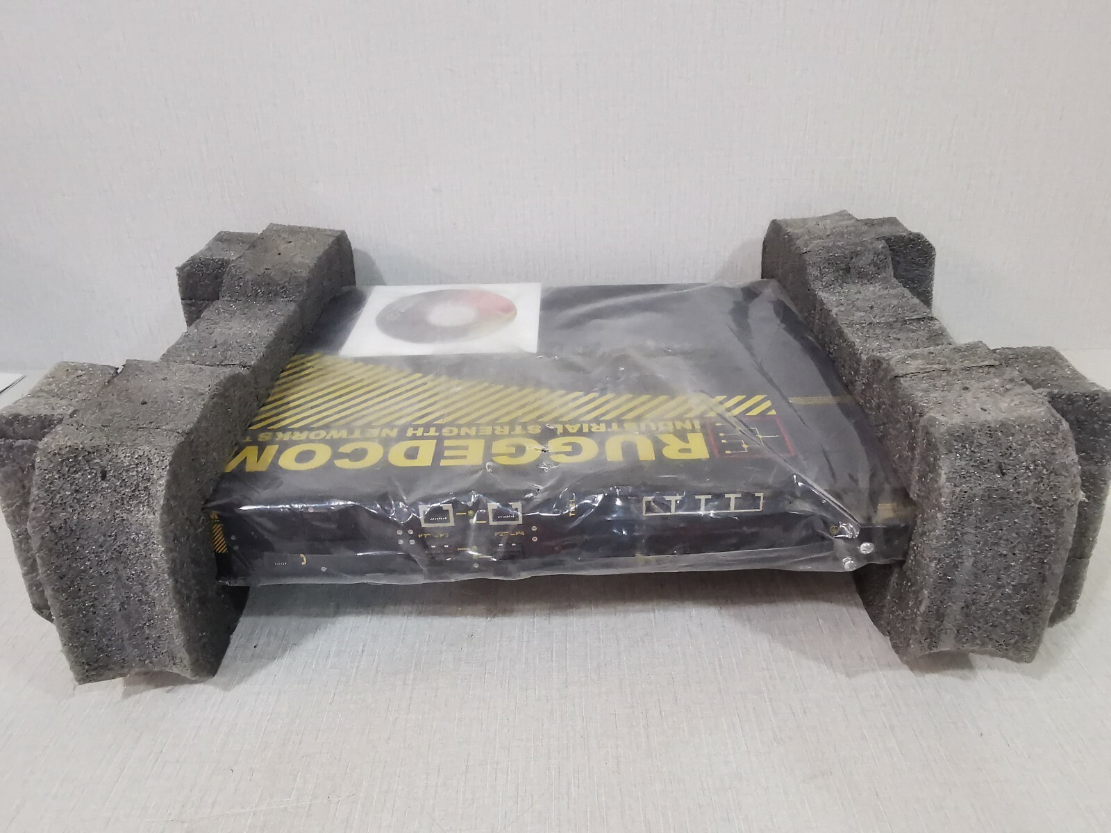 RUGGEDCOM RX1000-R-RD-HI-XX-XX-M1-TX01-FX11-TC4-XXX-XX RUGGEDCOM RX1000 RuggedRouter RX1000-R-RD-HI-XX-XX-M1-TX01-FX11-TC4-XXX-XX 4