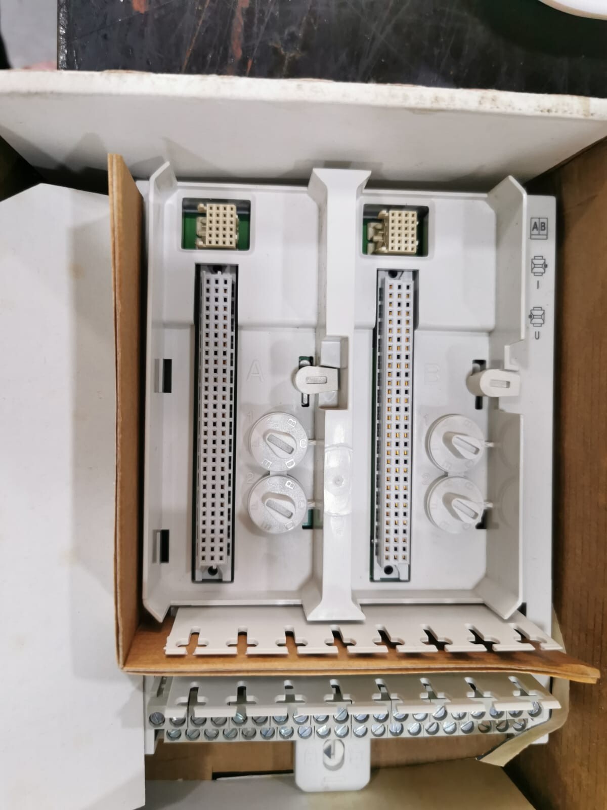 ABB 3BSE021445R1 ABB TU844 MODULE BASE 3BSE021445R1 8