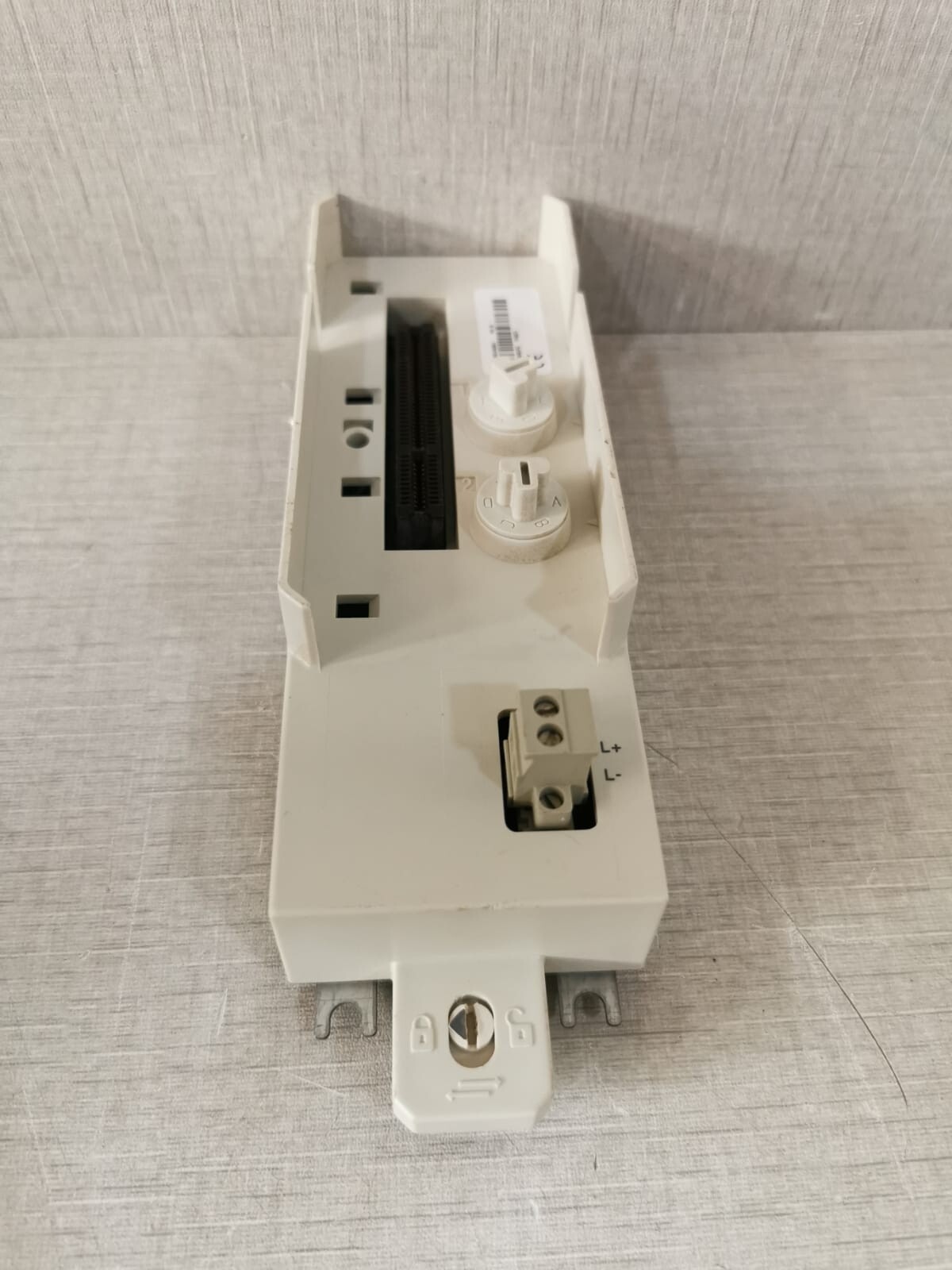 ABB 3BSE030192R1 ABB 3BSE030192R1 ANALOG MODULE - BASE UNIT ONLY 4