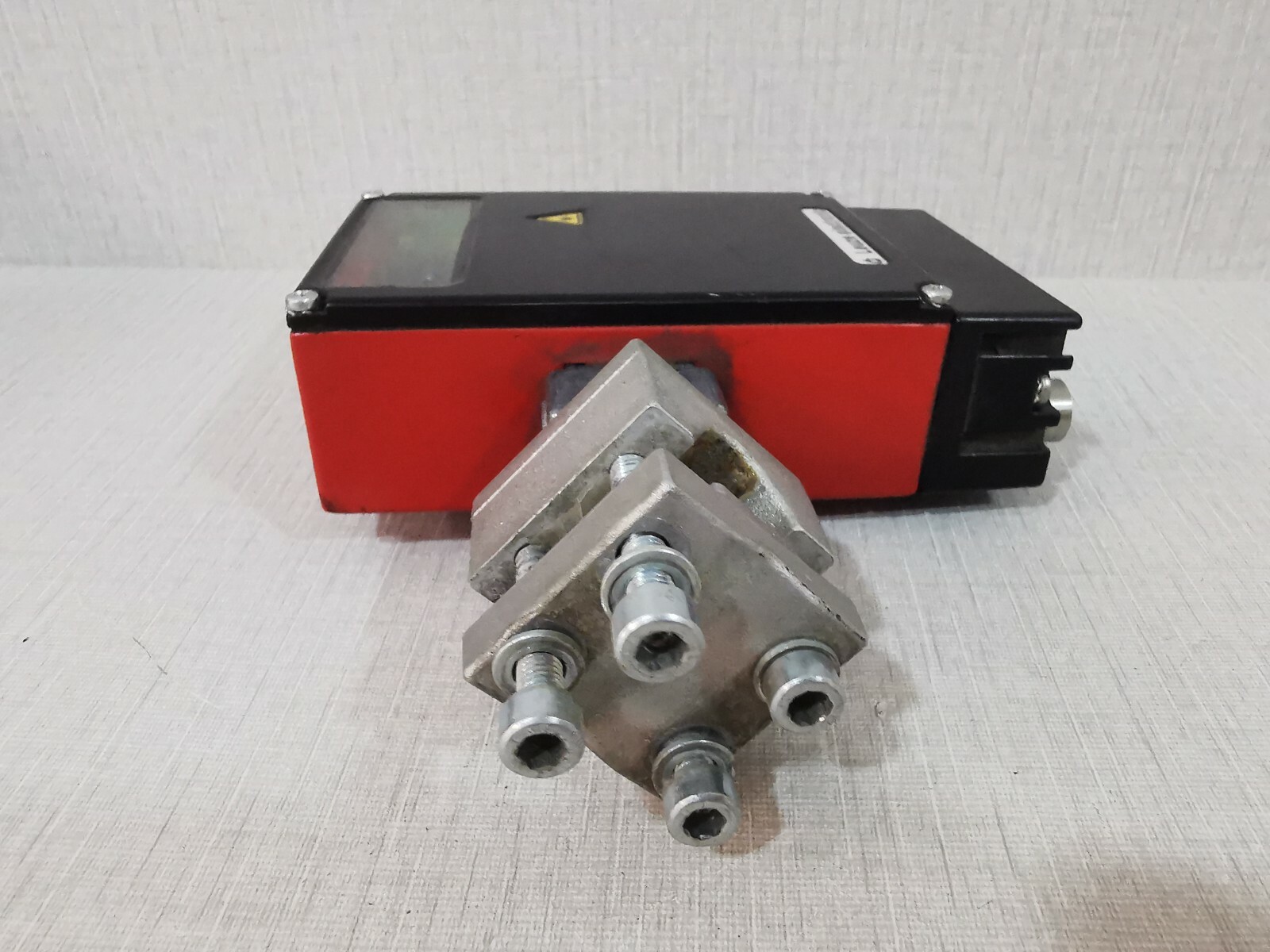 Leuze BCL 34 S M 100 Leuze BCL 34 S M 100 BAR CODE SCANNER 5