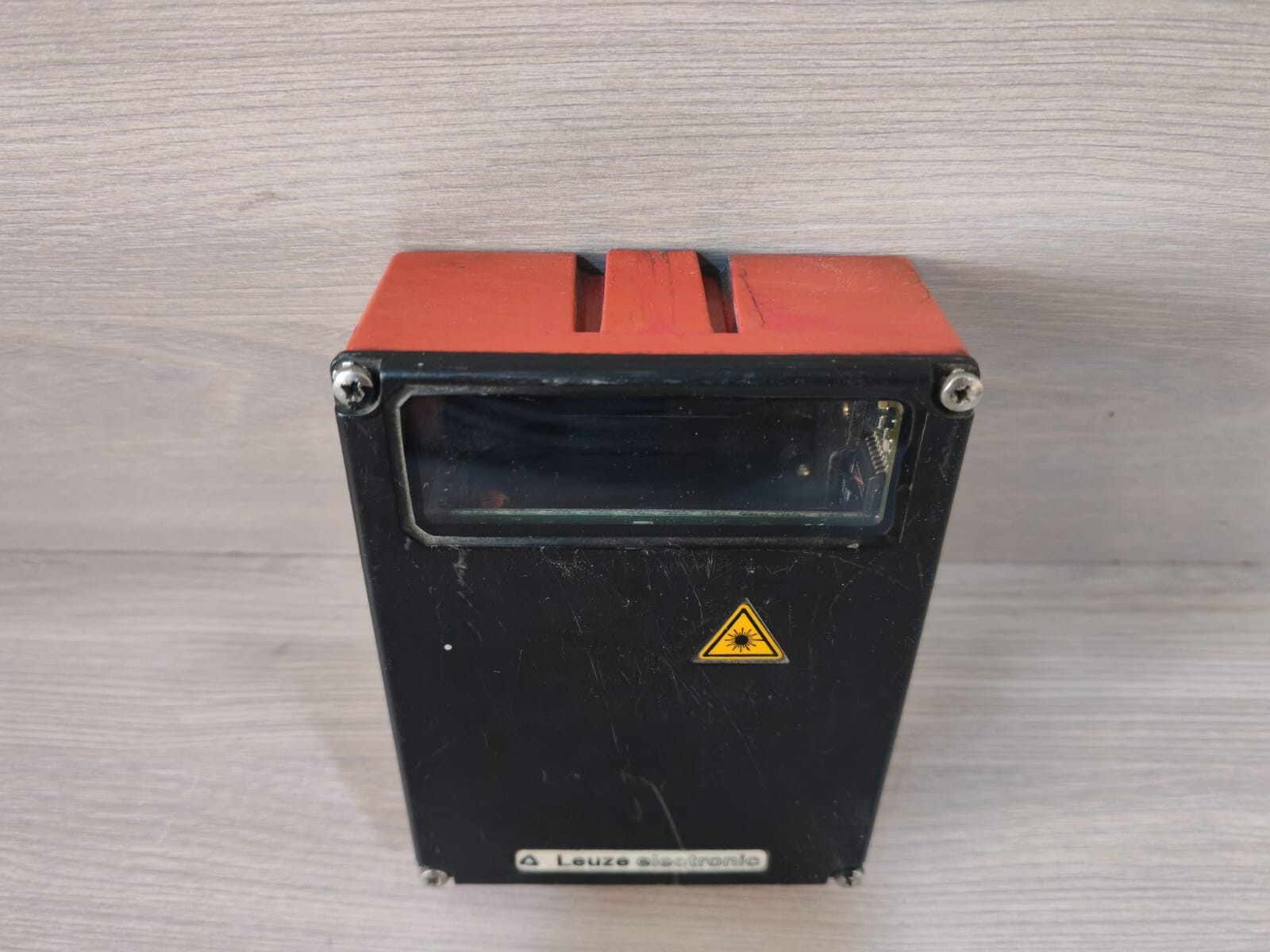 Leuze BCL 40 R1 F 100 BARCODE READER 2