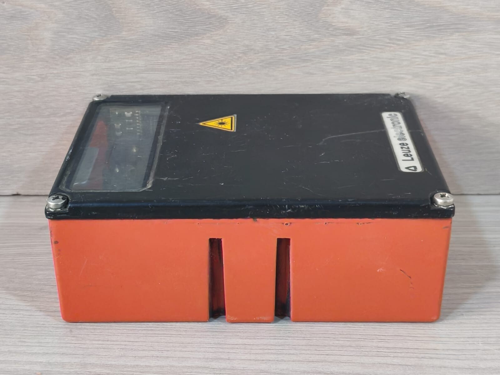 Leuze BCL 40 R1 F 100 BARCODE READER 6