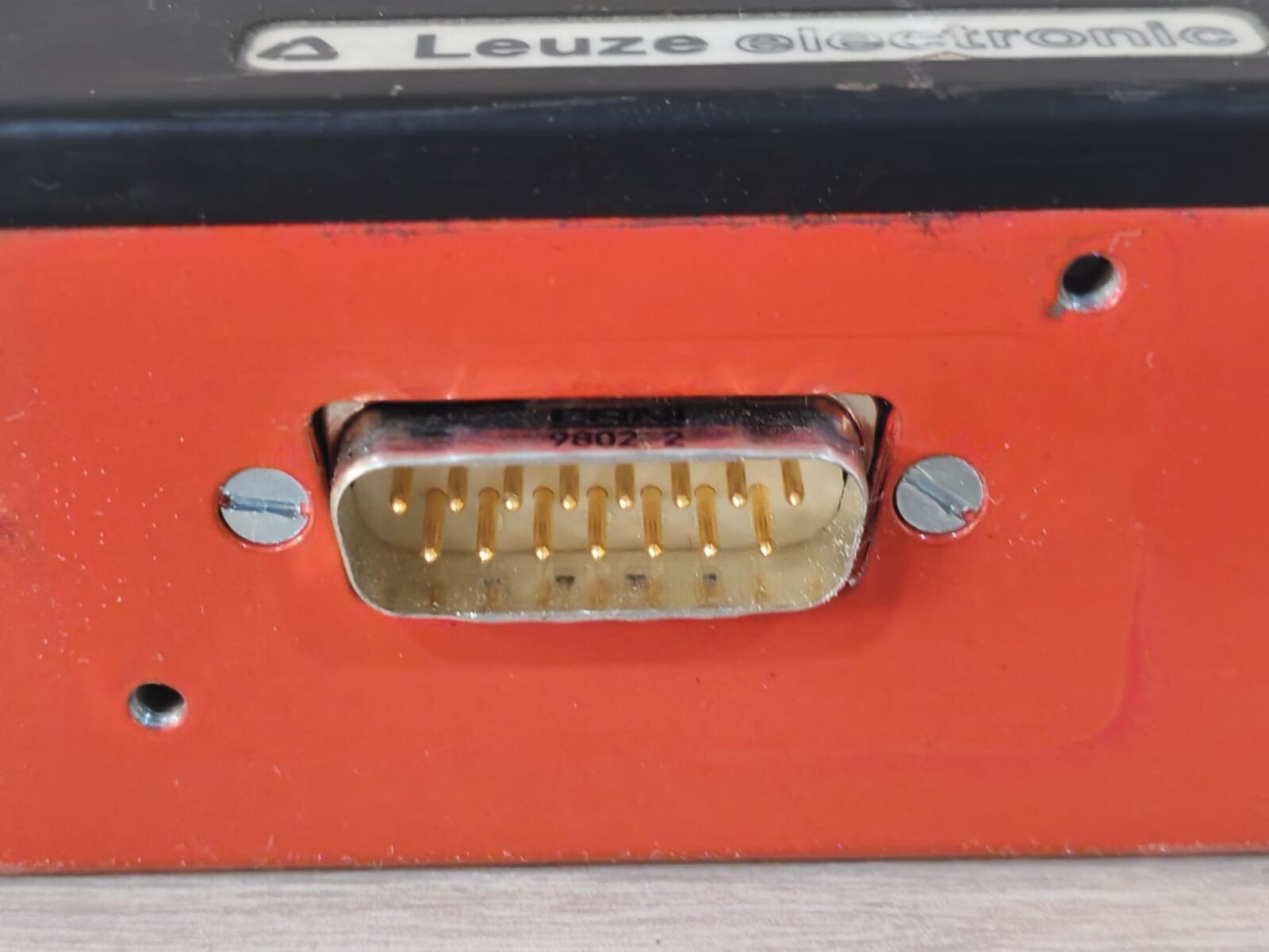 Leuze BCL 40 R1 F 100 BARCODE READER 9