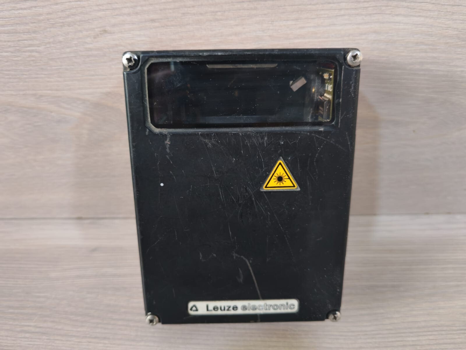 Leuze BCL 40 R1 F 100 BARCODE READER