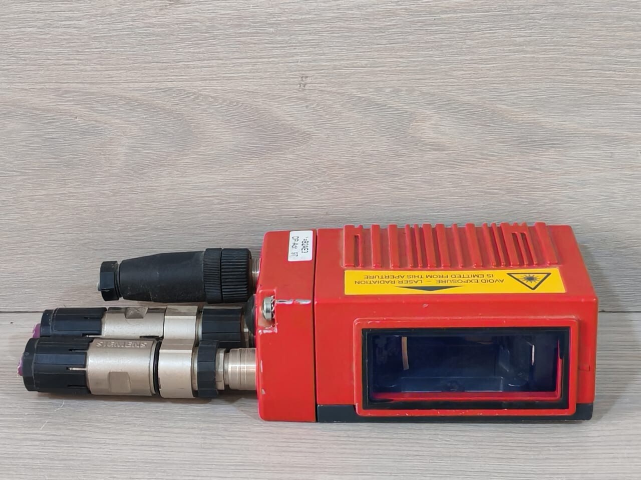 Leuze BCL 304i R1F 102 BAR CODE READER 50116335 WITH MS 304 CONNECTOR 50116470