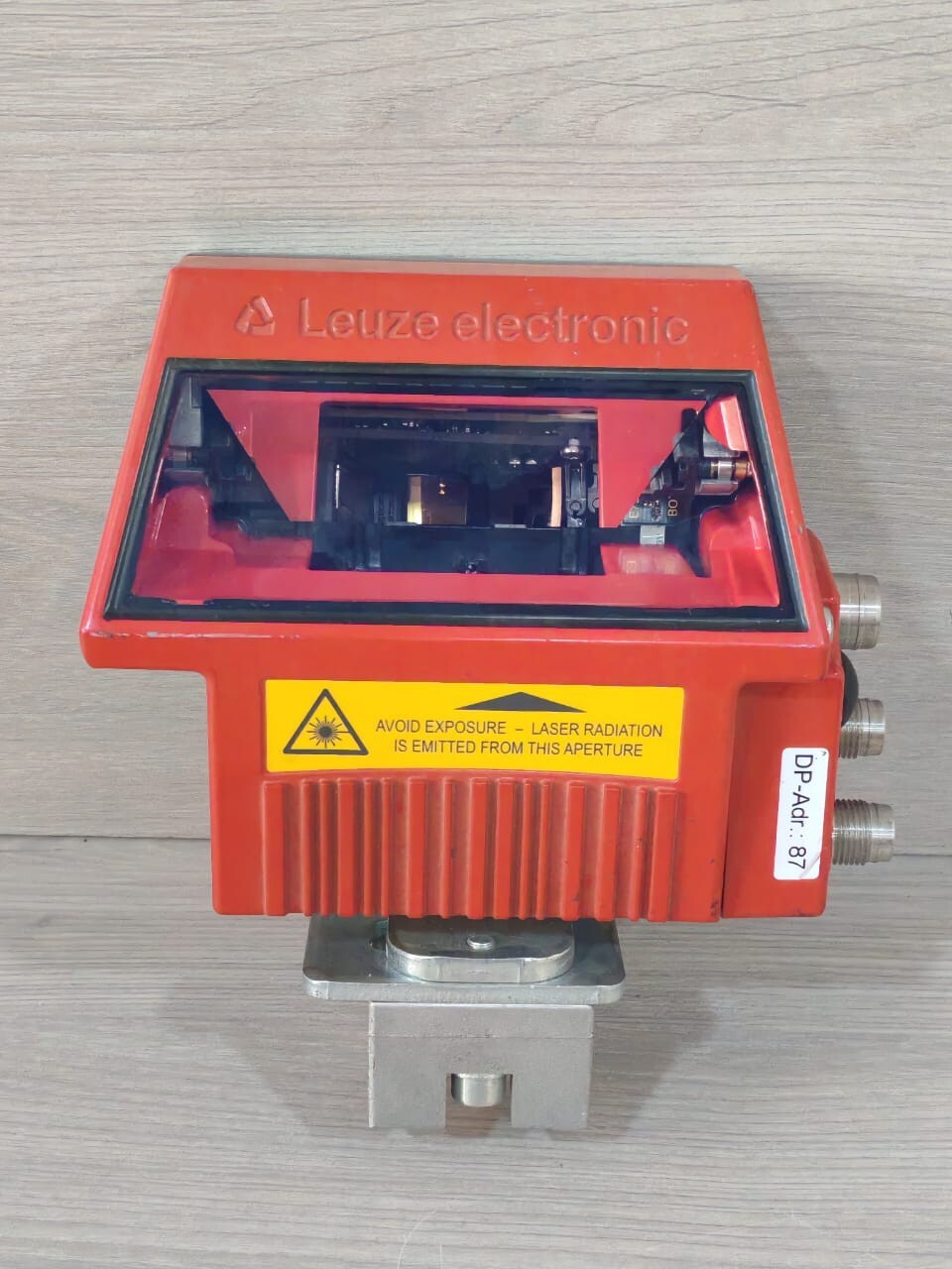 LEUZE ELECTRONIC BCL 304i OF 100 BARCODE READER 50116320 WITH MS 304 CONNECTOR