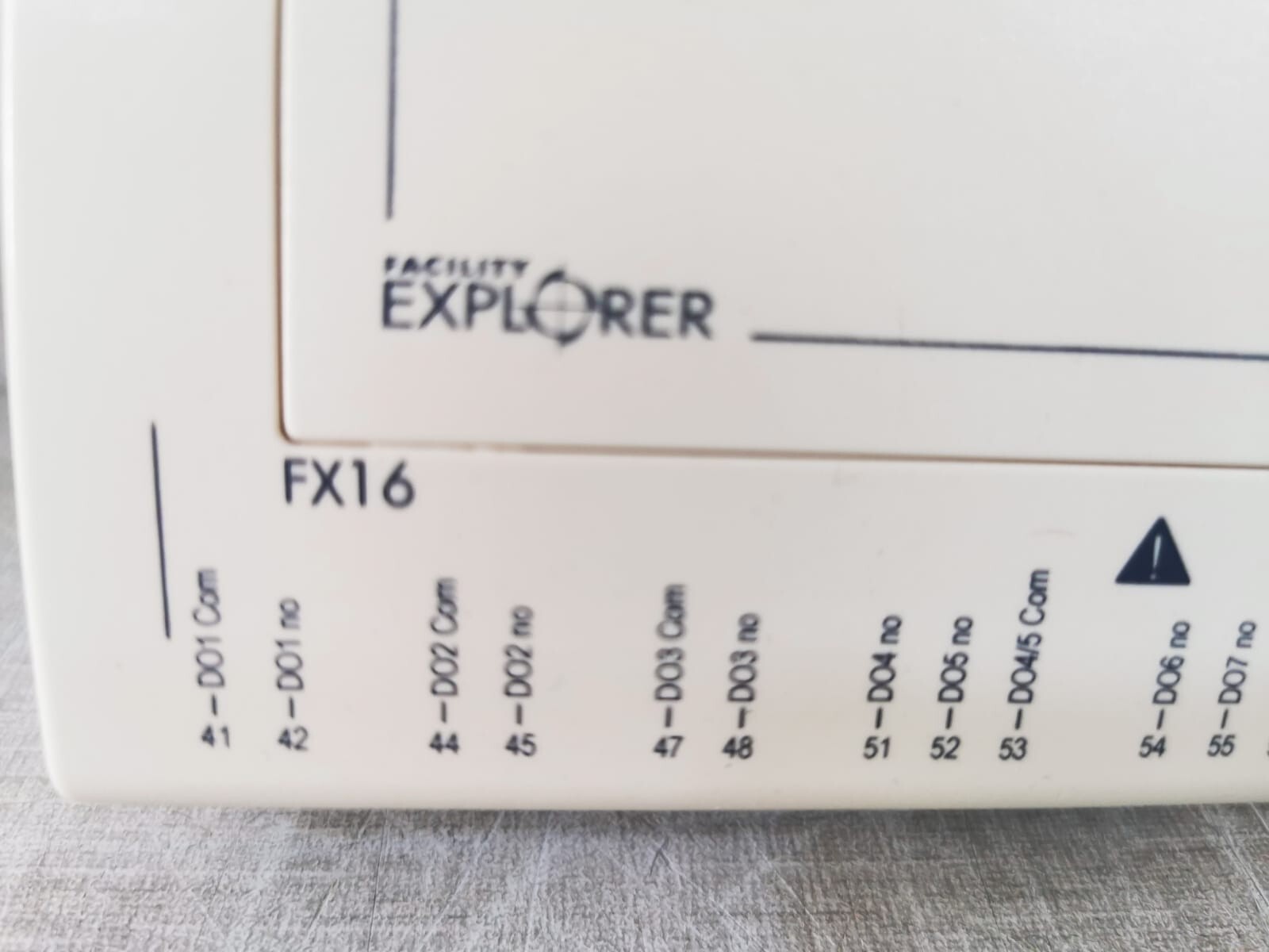Johnson Controls LP-FX16D02-000C FX16 JOHNSON CONTROLS LP-FX16D02-000C Master Control Programmable 2