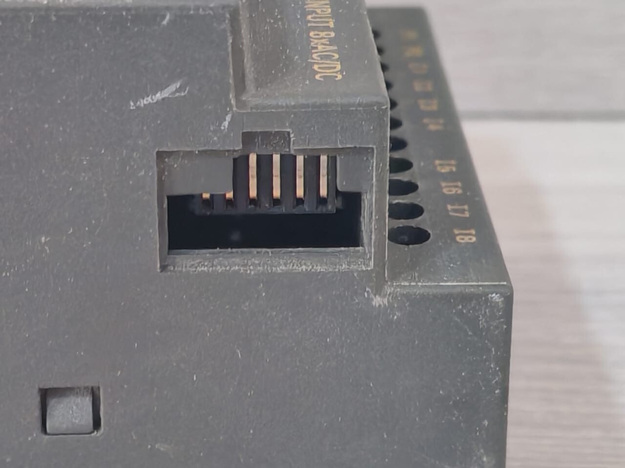 Siemens 6ED1 052-1HB00-0BA6 SIEMENS LOGO 24RC OUTPUT 4x RELAY 6ED1 052-1HB00-0BA6 10