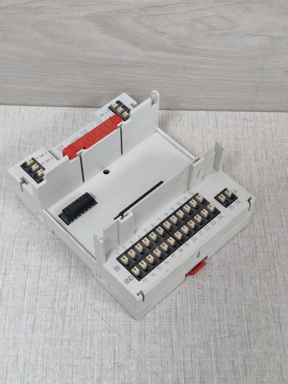 Honeywell XS824-25 Honeywell XS824-25 Terminal Socket Output Relay 2