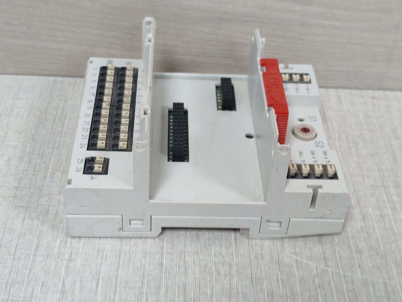 Honeywell XS824-25 Honeywell XS824-25 Terminal Socket Output Relay 8