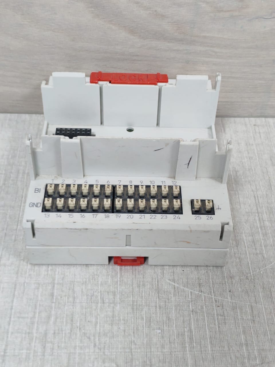 Honeywell XS824-25 Honeywell XS824-25 Terminal Socket Output Relay 9