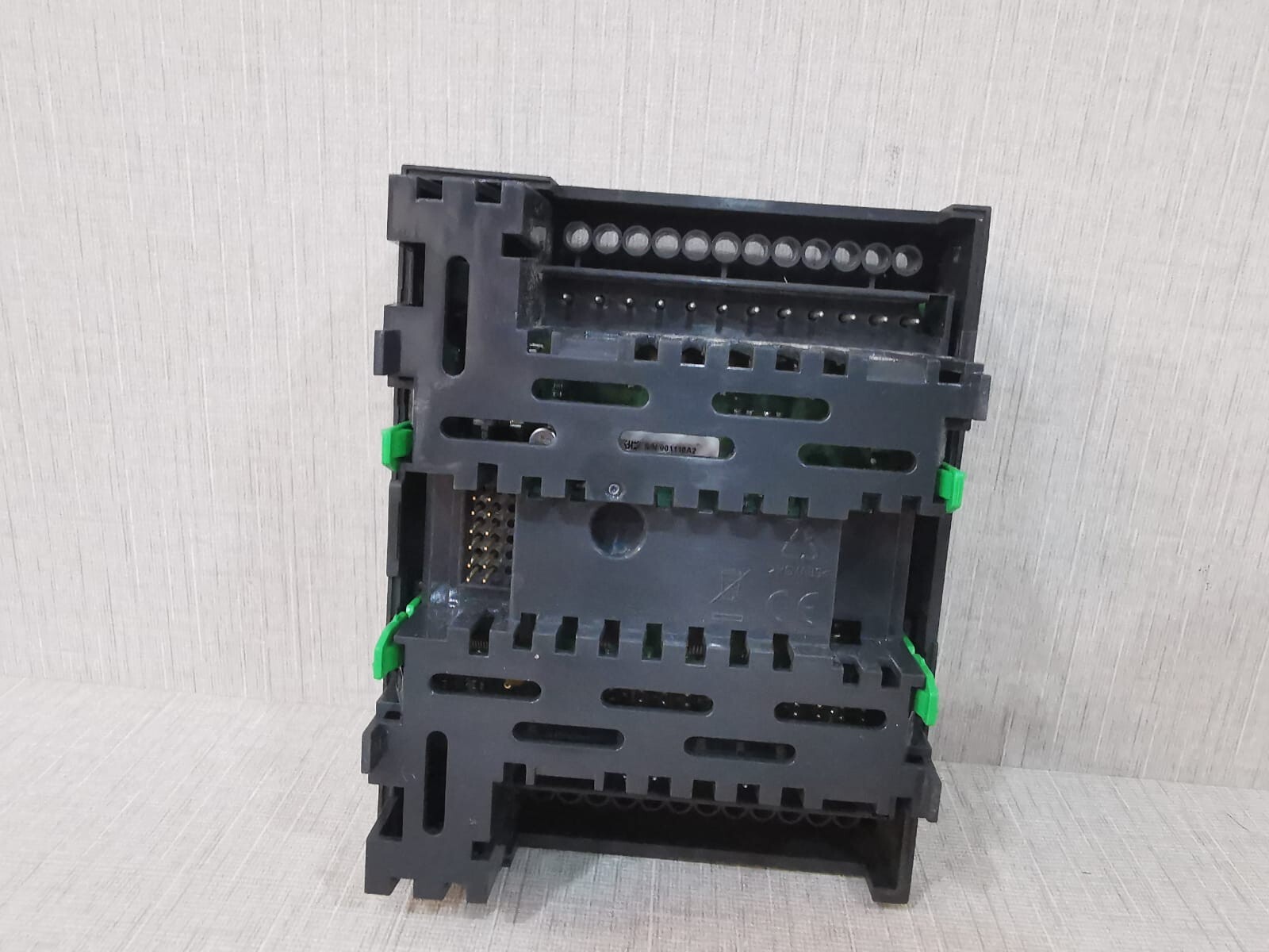 Schneider Electric SMARTX-CONTROLLER-UI-8/AO-V-4 SXWUI8V4X10001 Schneider Electric SmartX Controller UI-8/AO-V-4 5