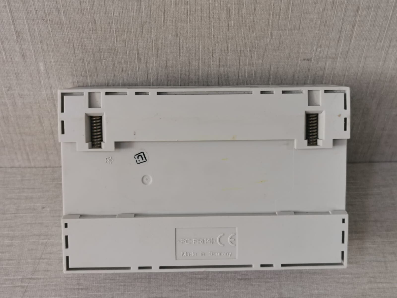 ABB HCC/S-2.2.1.1 ABB HCC/S 2.2.1.1 Heating/Cooling Circuit Controller 2CDG110220R0011 10