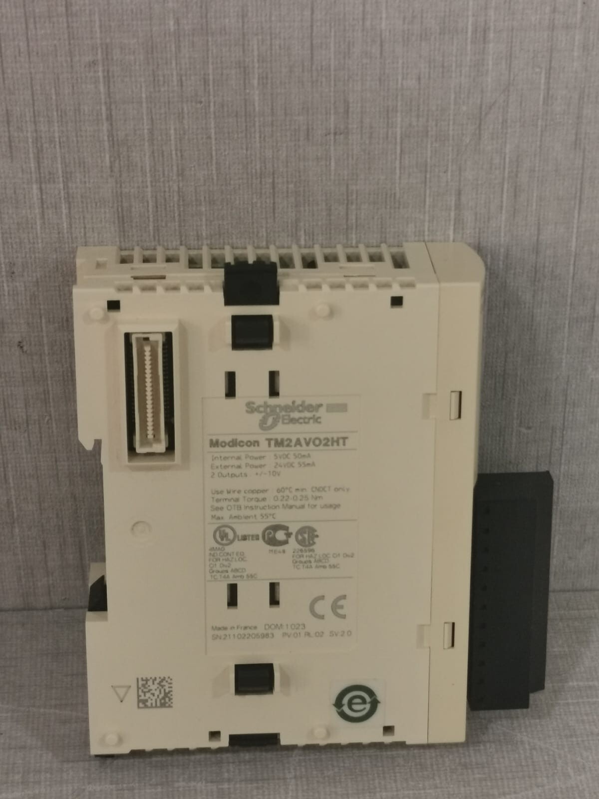 Schneider Electric TM2AVO2HT Schneider Electric TM2AVO2HT Modicon 4