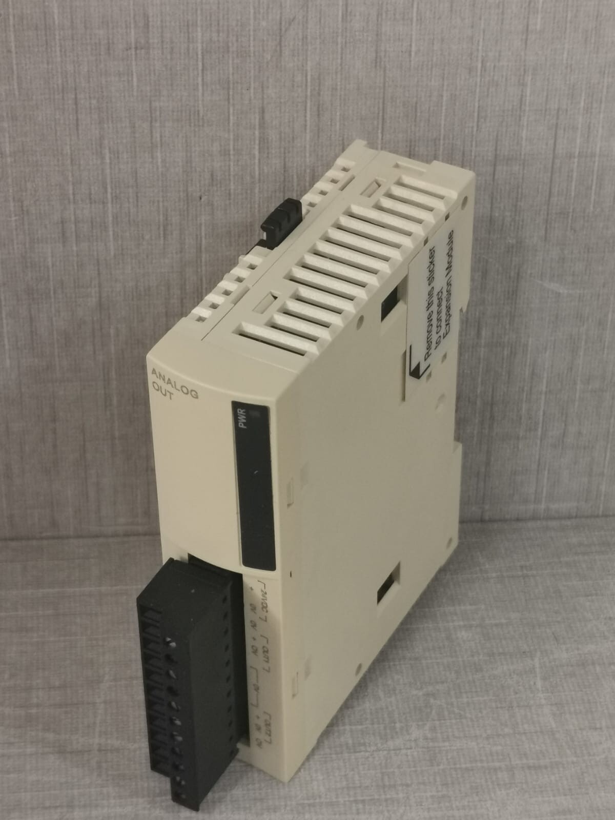Schneider Electric TM2AVO2HT Schneider Electric TM2AVO2HT Modicon 6