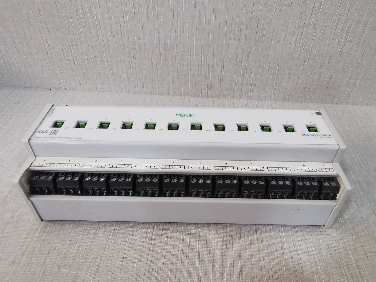 Schneider Electric MTN648493 SCHNEIDER ELECTRIC MTN648493 Switch Actuator REG-K/12X230/16 2