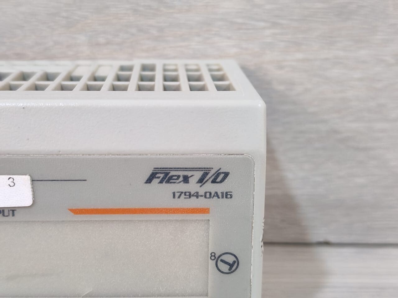 Allen-Bradley 1794-OA16 & 1794-TB3 SER.A ALLEN-BRADLEY 1794-OA16 & 1794-TB3 SER.A FLEX I/O 120 VAC OUTPUT MODULE 4