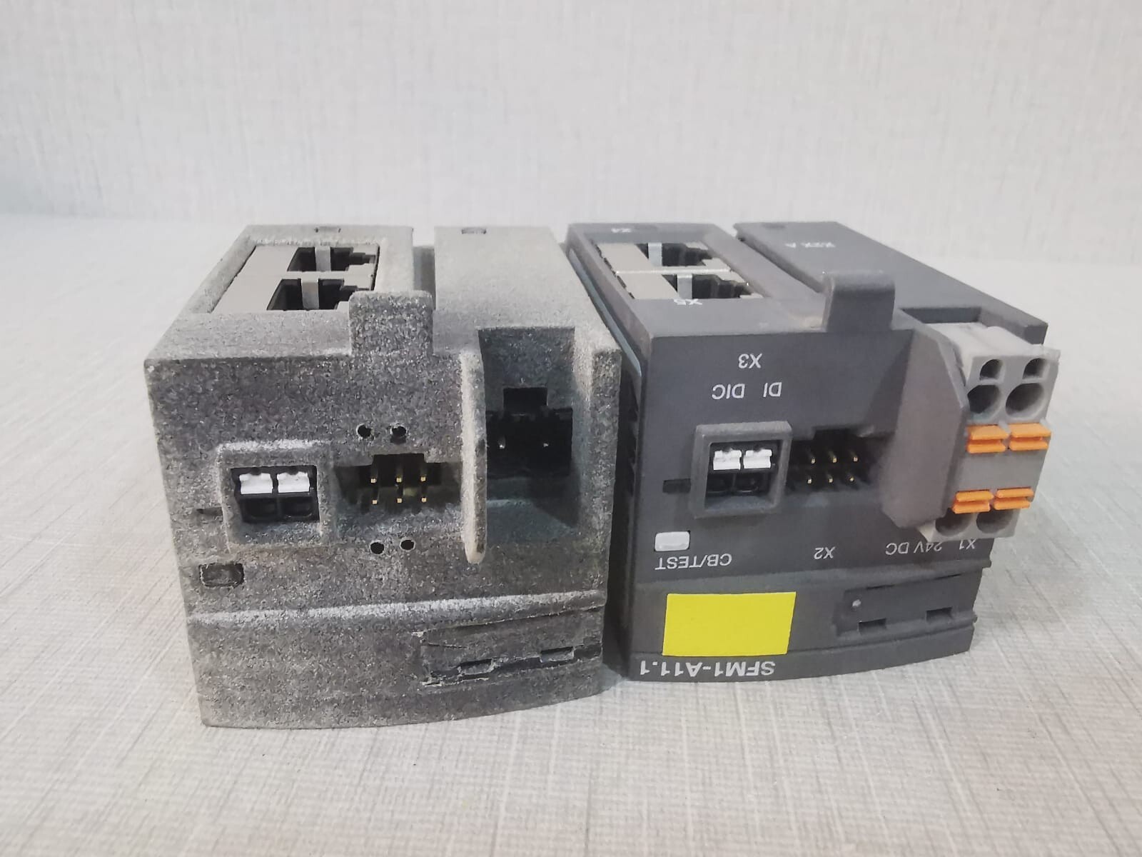 ABB 1SVM120012R0000 ABB SFM1-A11.1 Advanced Function Module 1SVM120012R0000 3