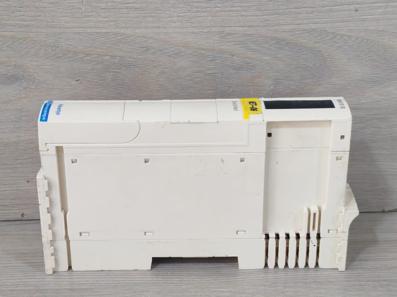 Schneider Electric STBNDN1010 Telemecanique Advantys by Schneider Electric STBNDN1010 Interface Module 4