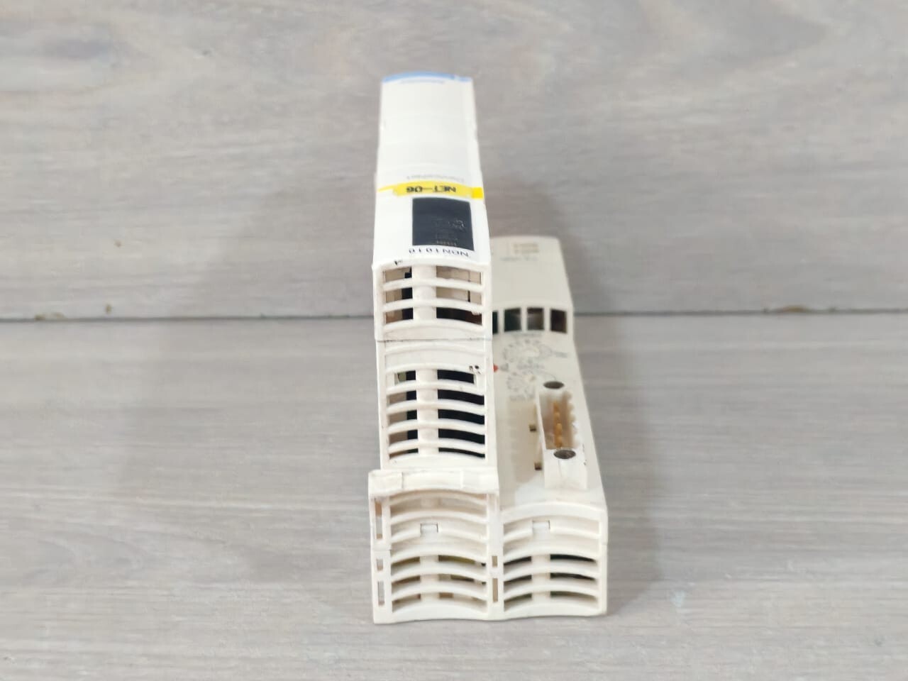 Schneider Electric STBNDN1010 Telemecanique Advantys by Schneider Electric STBNDN1010 Interface Module 8
