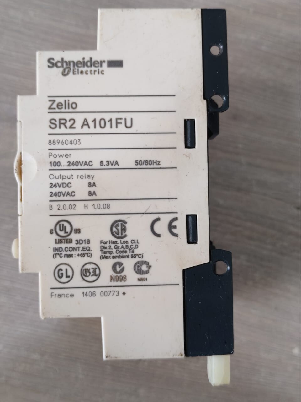 Schneider Electric SR2 A101FU Schneider Electric SR2 A101FU Programmable relay 3